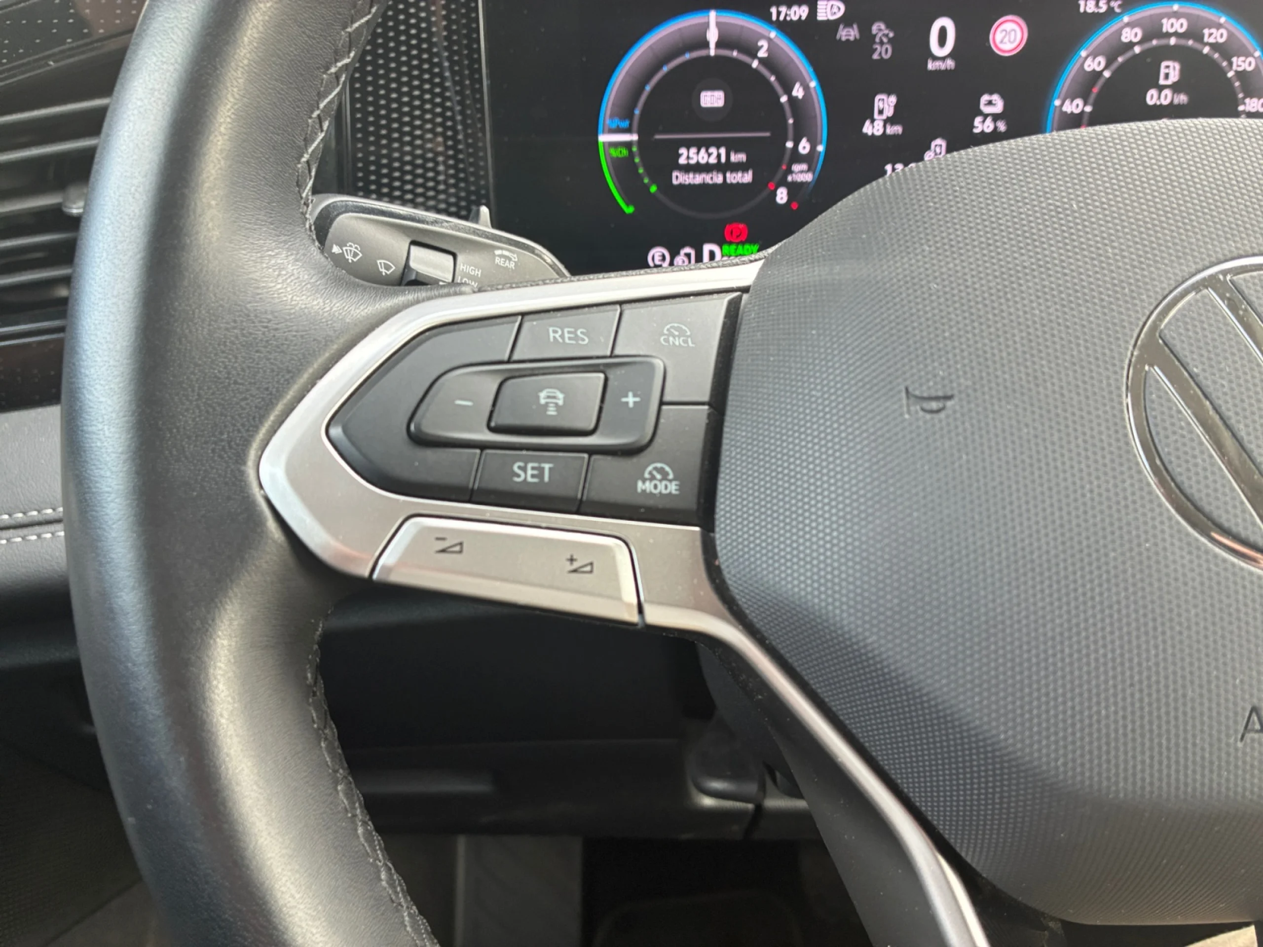 VOLKSWAGEN TIGUAN ··MÁS·· 1.5 TSI EHYBRID 150KW (204CV) DSG - Foto 11