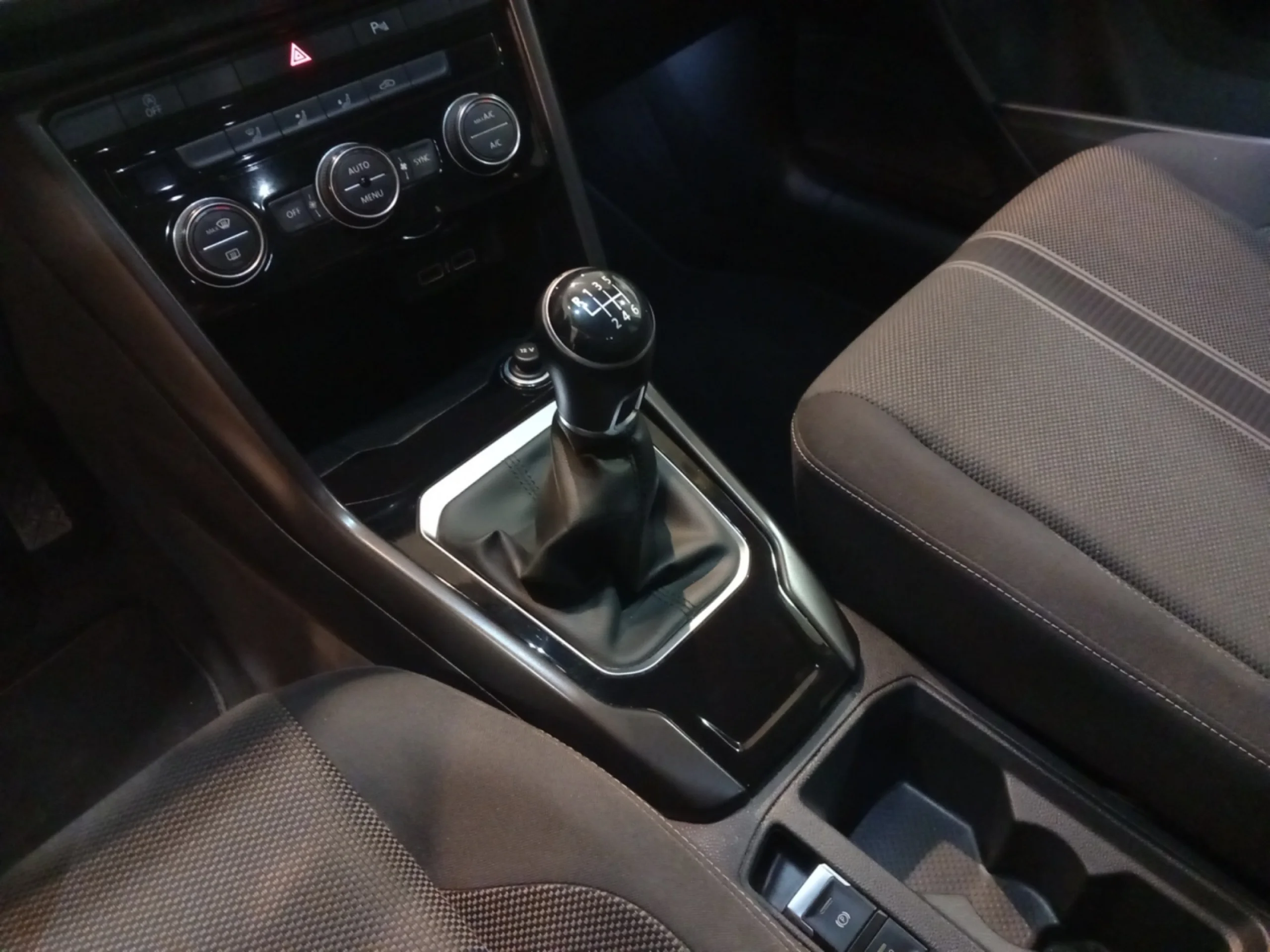 VOLKSWAGEN T ROC ADVANCE STYLE 1.0 TSI 85KW (115CV) - Foto 14