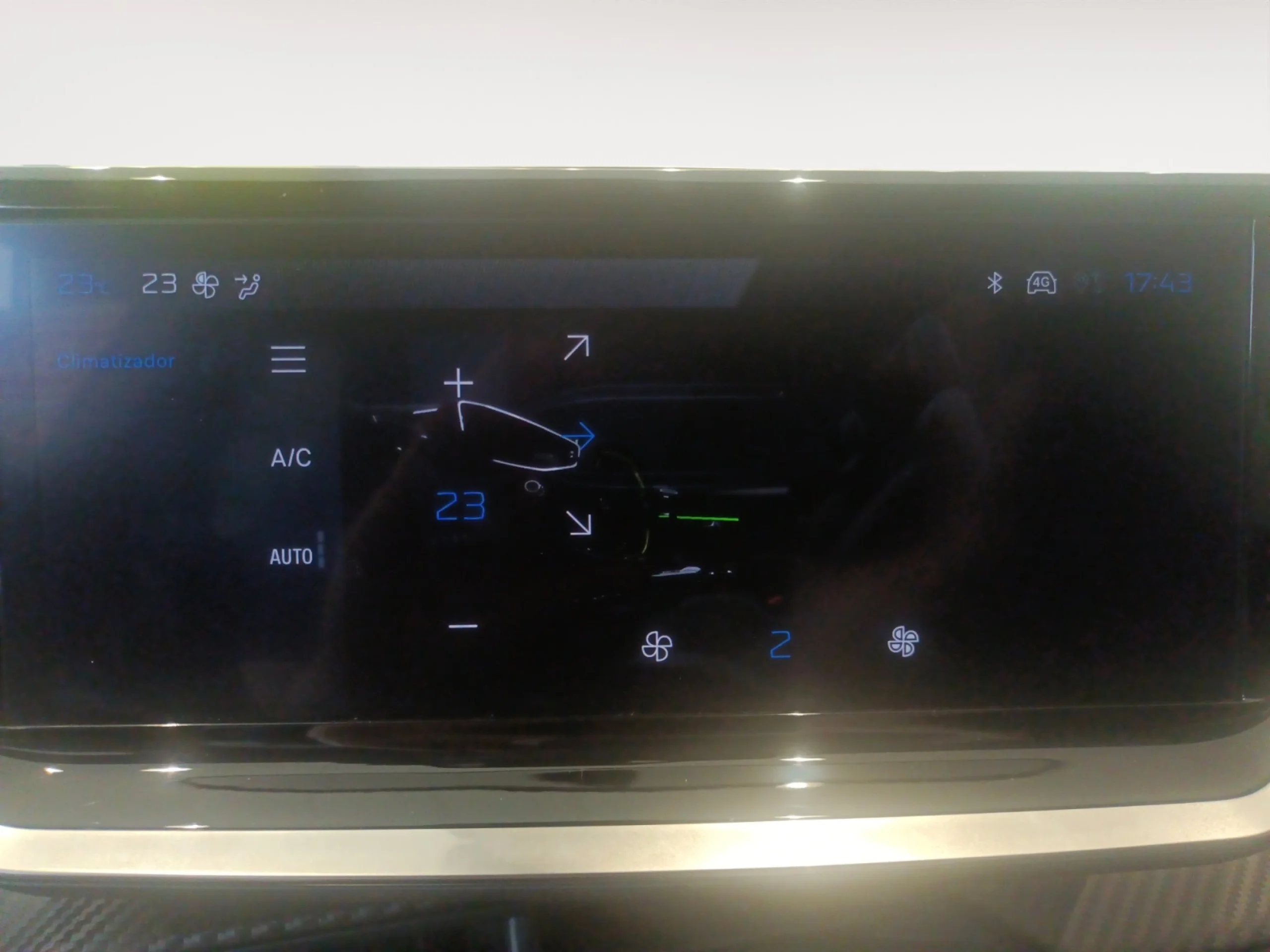 PEUGEOT 208 ALLURE HYBRID 110 EDCS6 - Foto 13