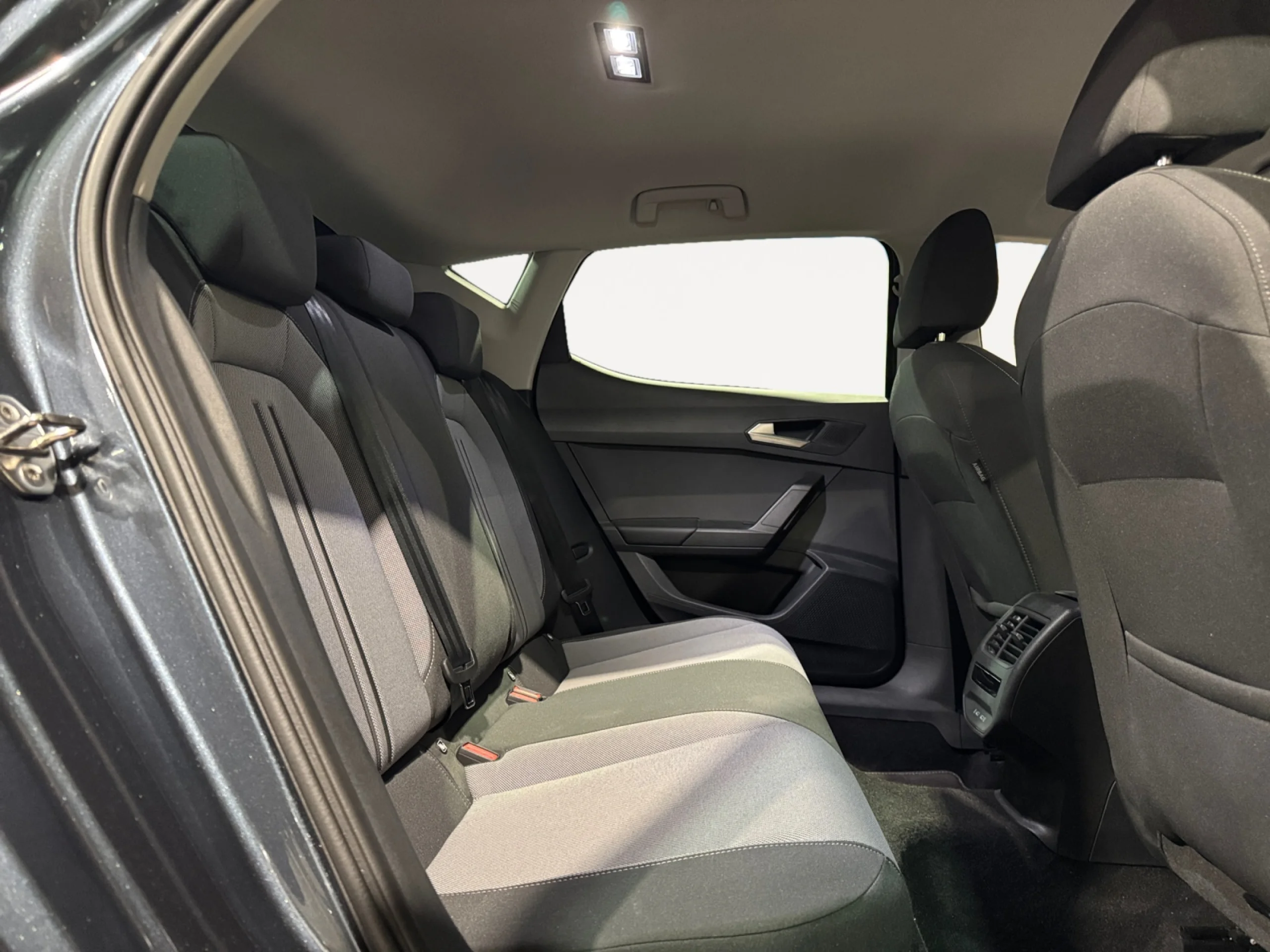 SEAT LEON 1.0 TSI 81KW S&S STYLE XS - Foto 6