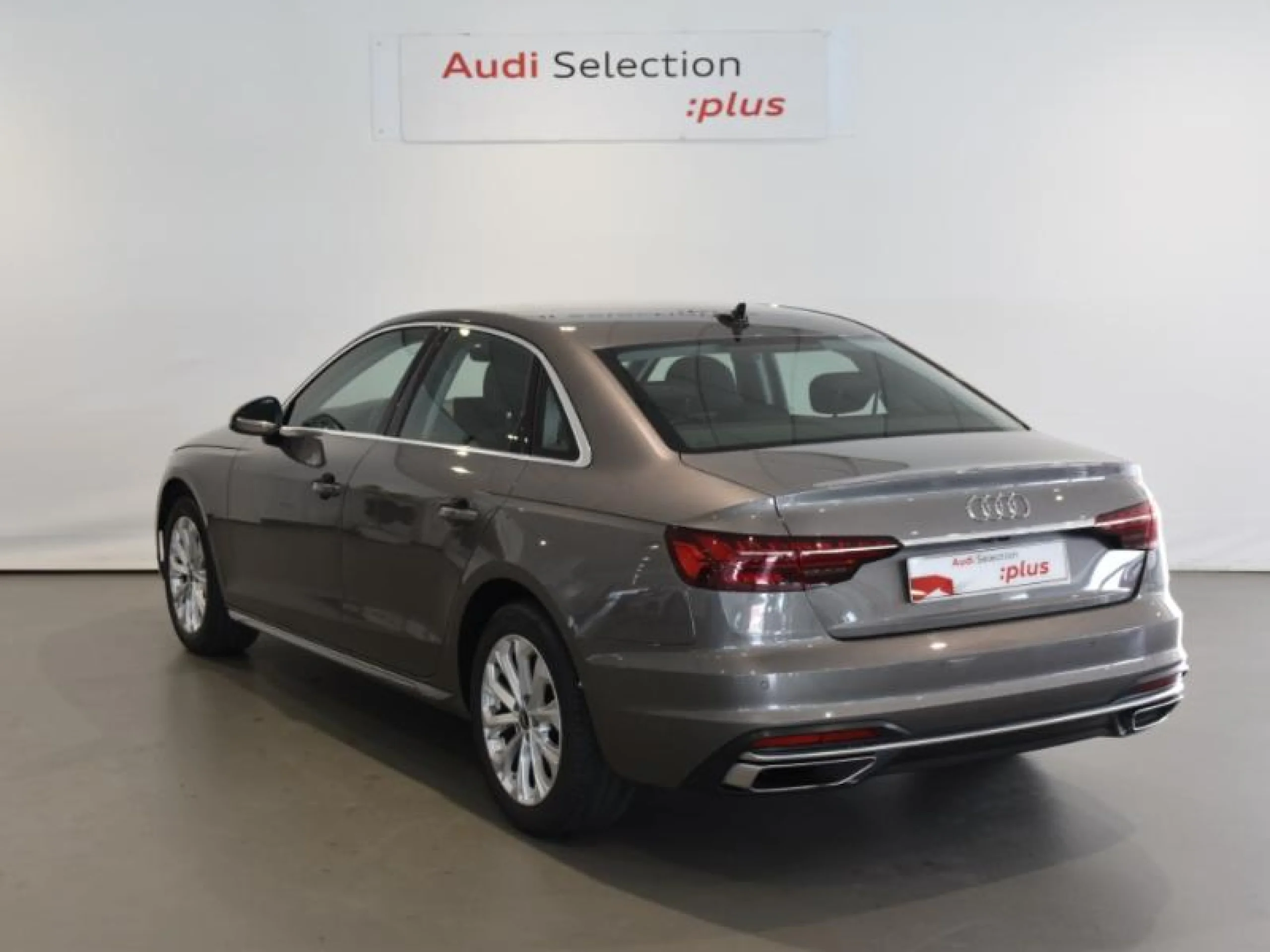 AUDI A4 ADVANCED 30 TDI 100KW (136CV) S TRONIC - Foto 2