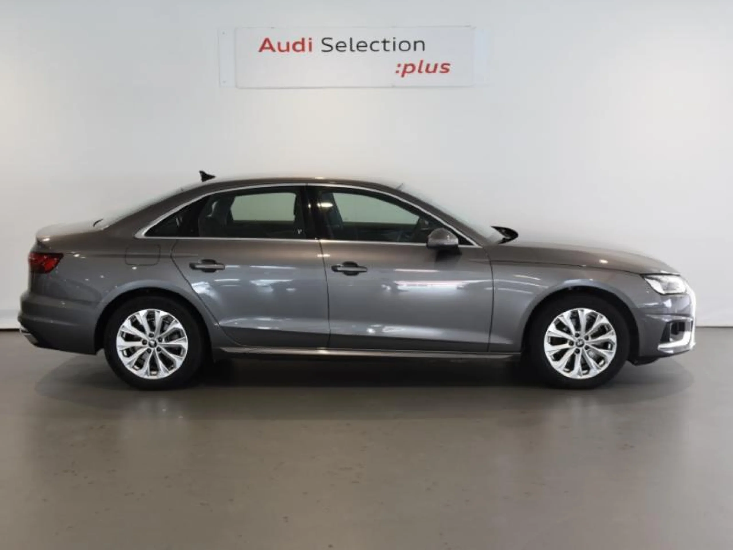 AUDI A4 ADVANCED 30 TDI 100KW (136CV) S TRONIC - Foto 3