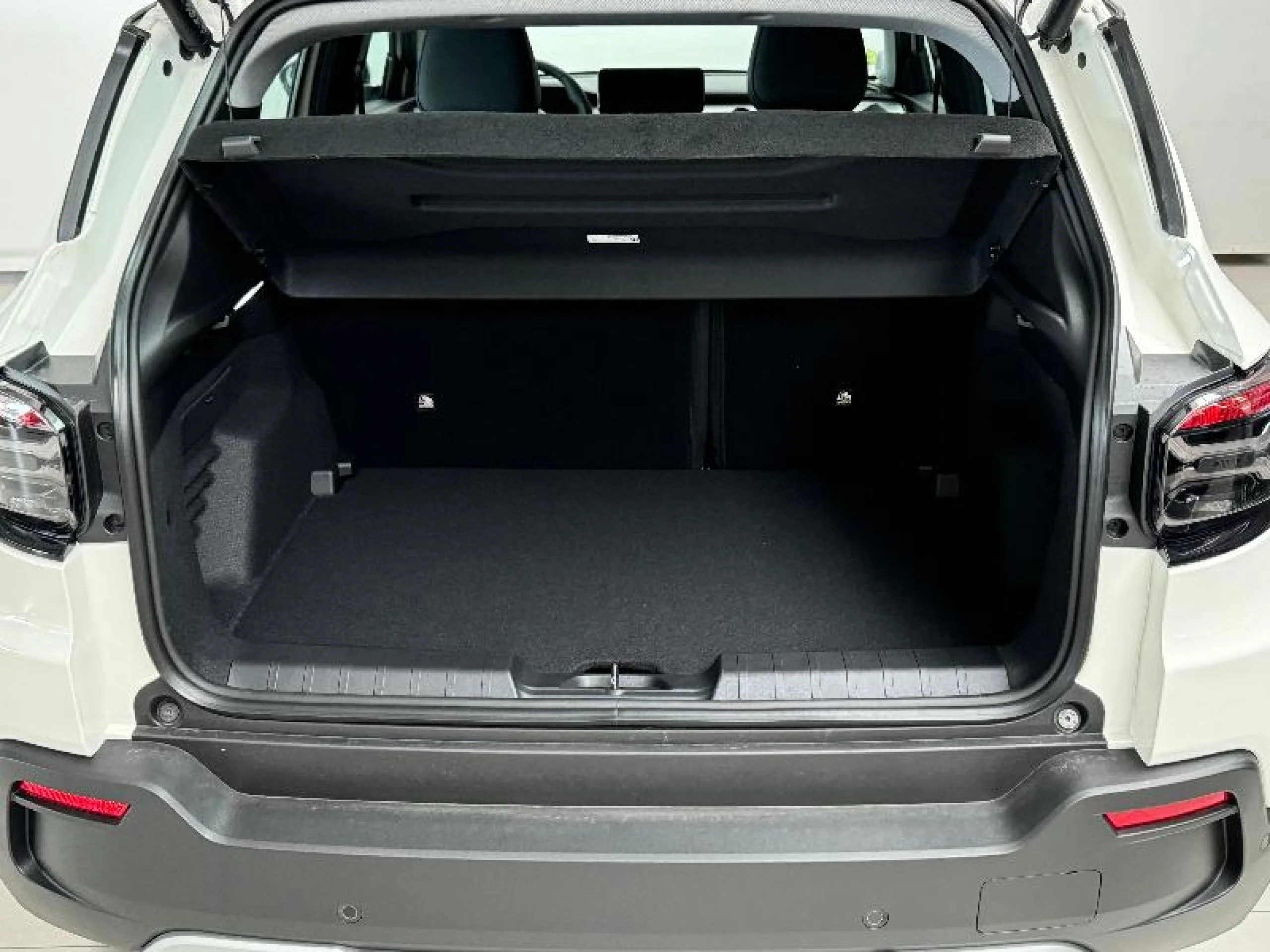 JEEP AVENGER 1.2 G 74KW (100CV) ALTITUDE - Foto 6