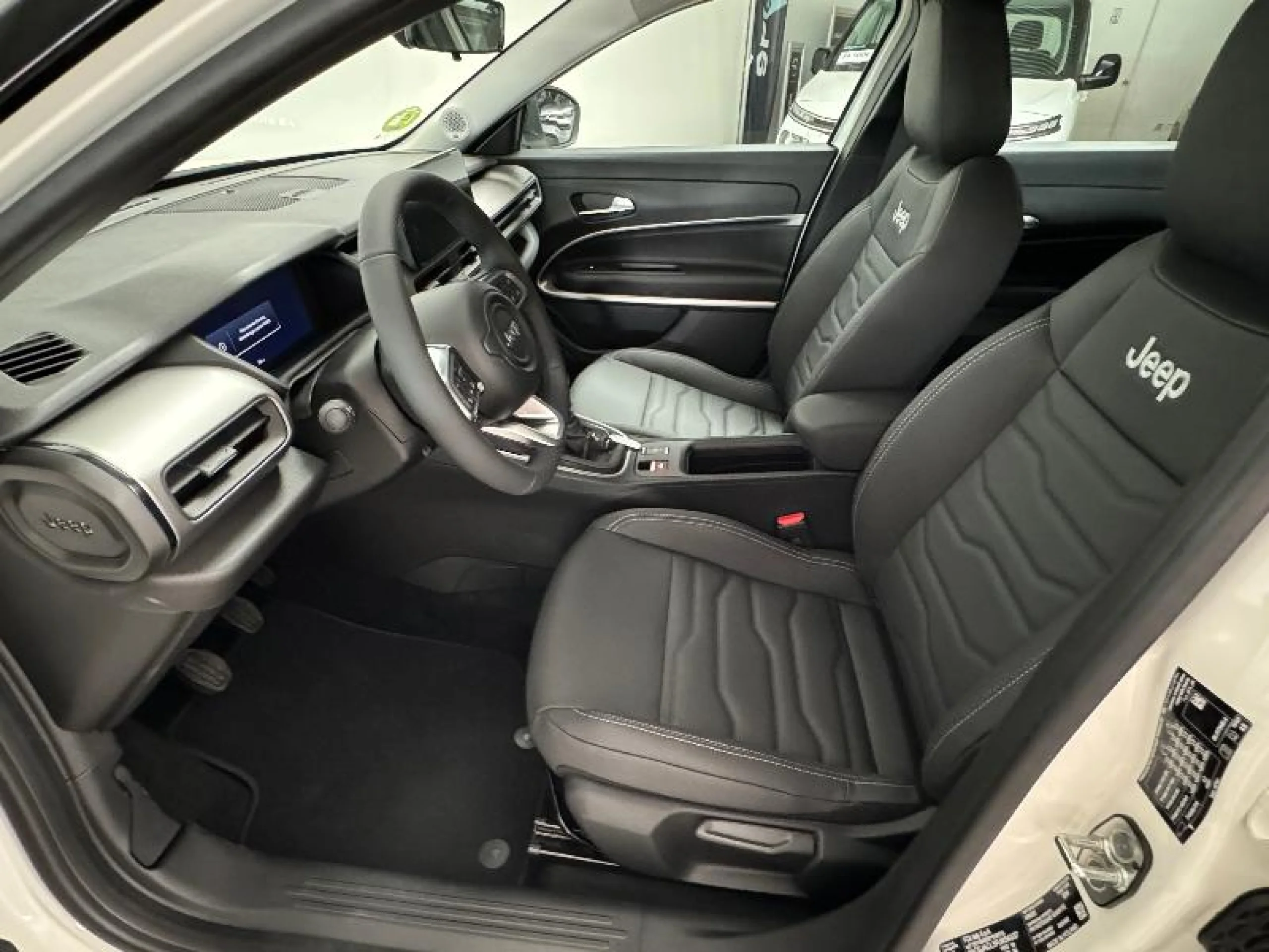 JEEP AVENGER 1.2 G 74KW (100CV) ALTITUDE - Foto 9