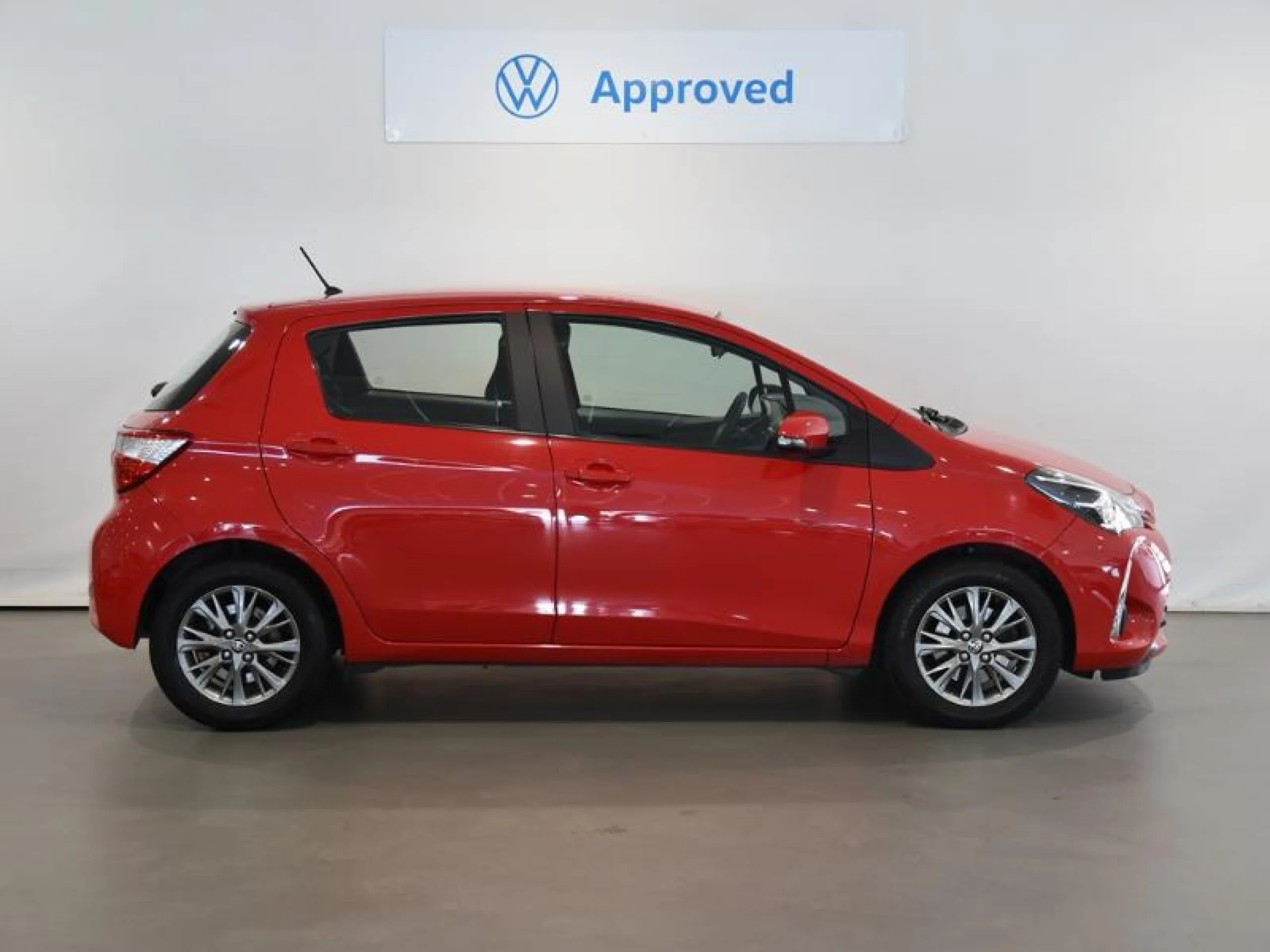 TOYOTA Yaris 1.5 110 ACTIVE - Foto 3