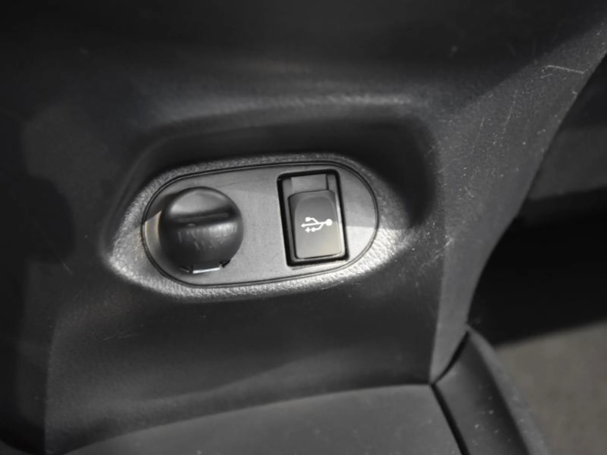 TOYOTA Yaris 1.5 110 ACTIVE - Foto 7