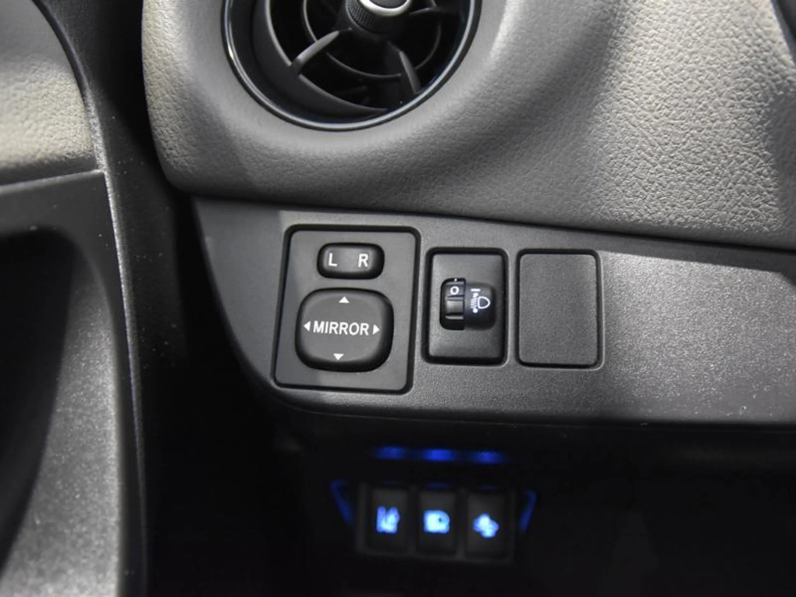 TOYOTA Yaris 1.5 110 ACTIVE - Foto 15