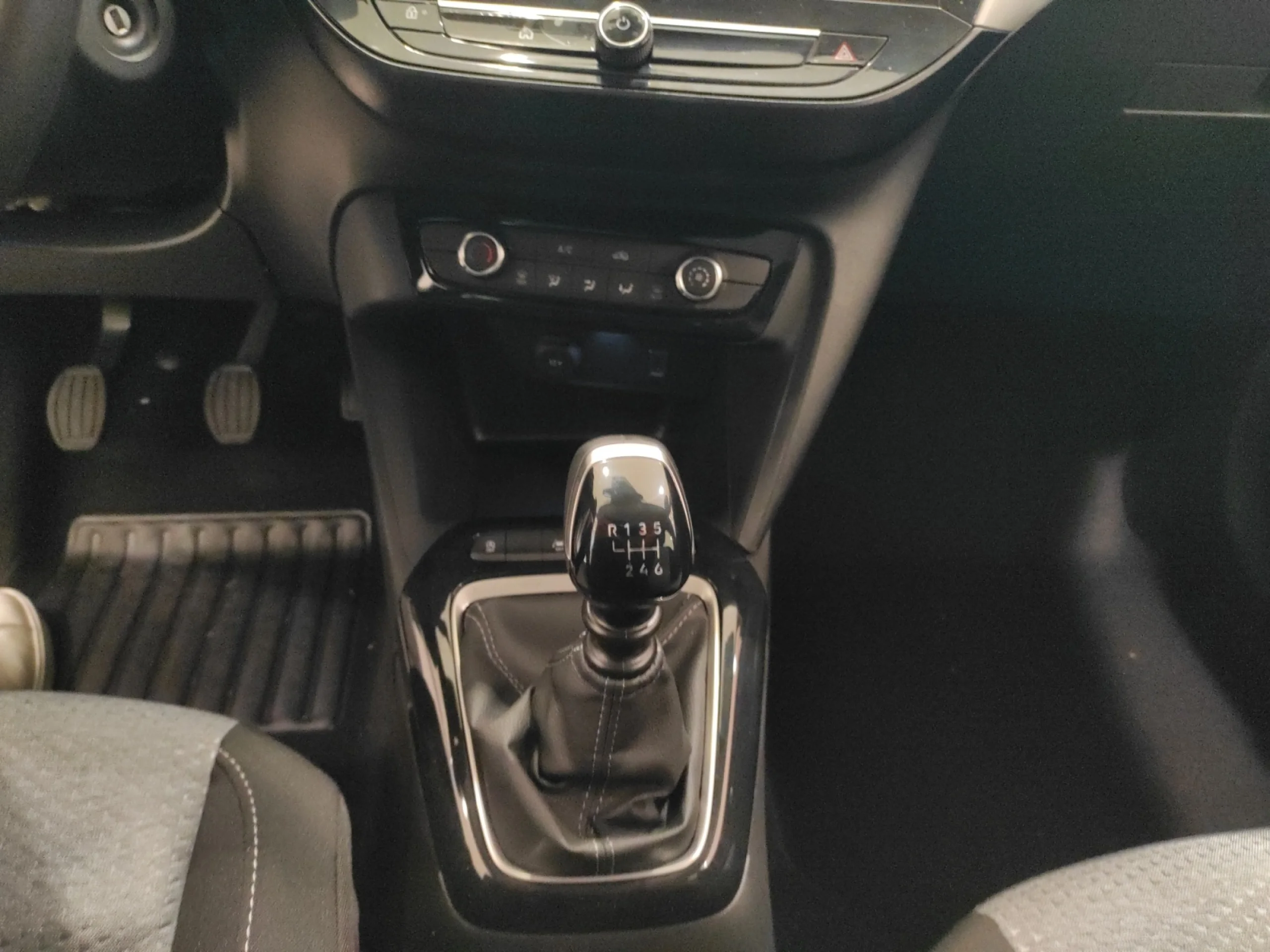 OPEL CORSA 1.2T XHL 74KW (100CV) EDITION - Foto 10