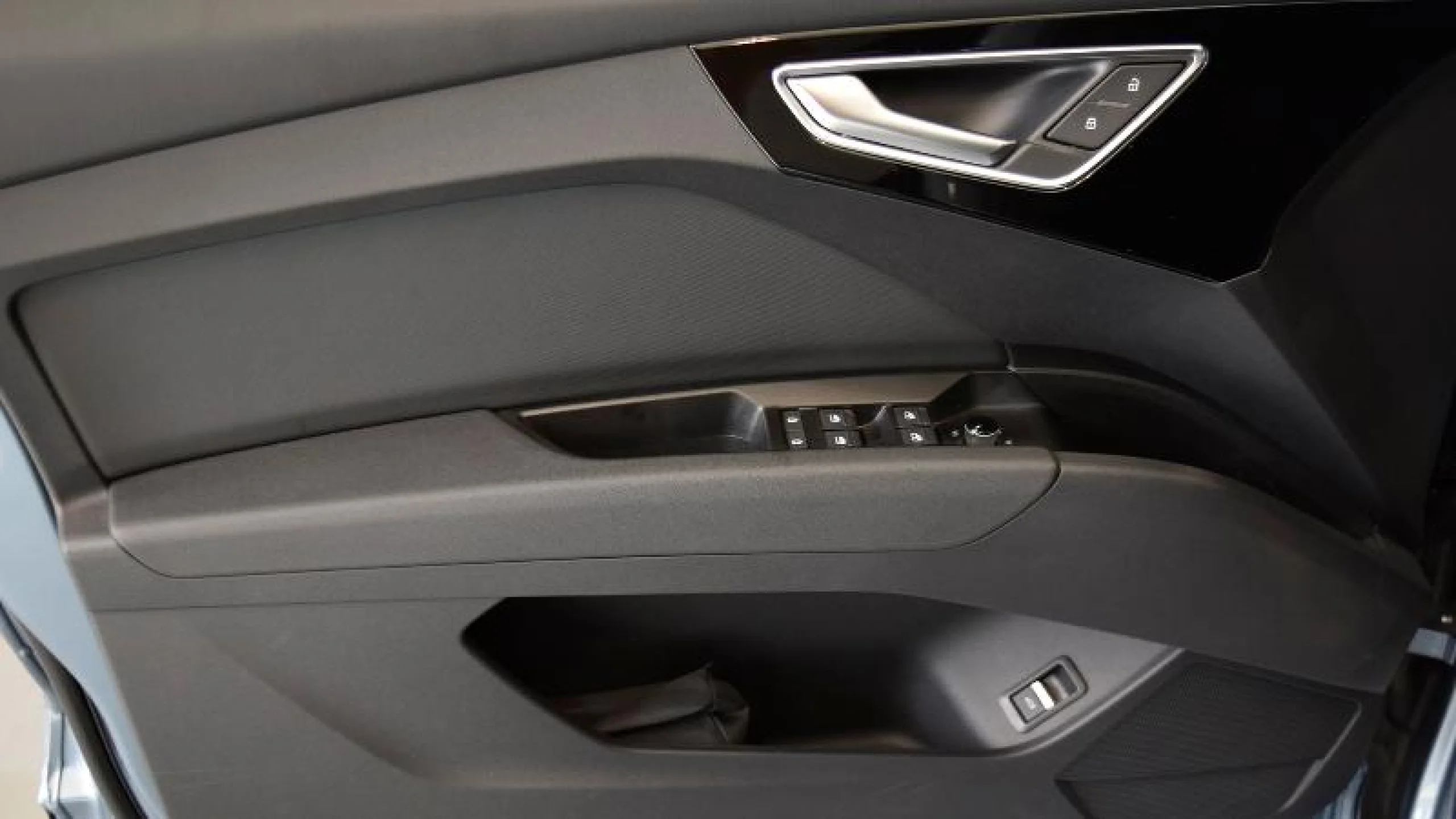 AUDI Q4 SPORTBACK E TRON BLACK LINE EDITION 40 E TRON 150KW 82KWH - Foto 14