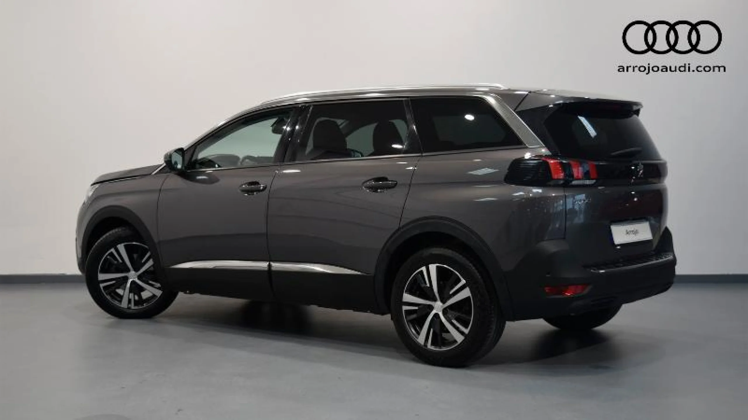 PEUGEOT 5008 ALLURE 1.5L BLUEHDI 96KW (130CV) S - Foto 2