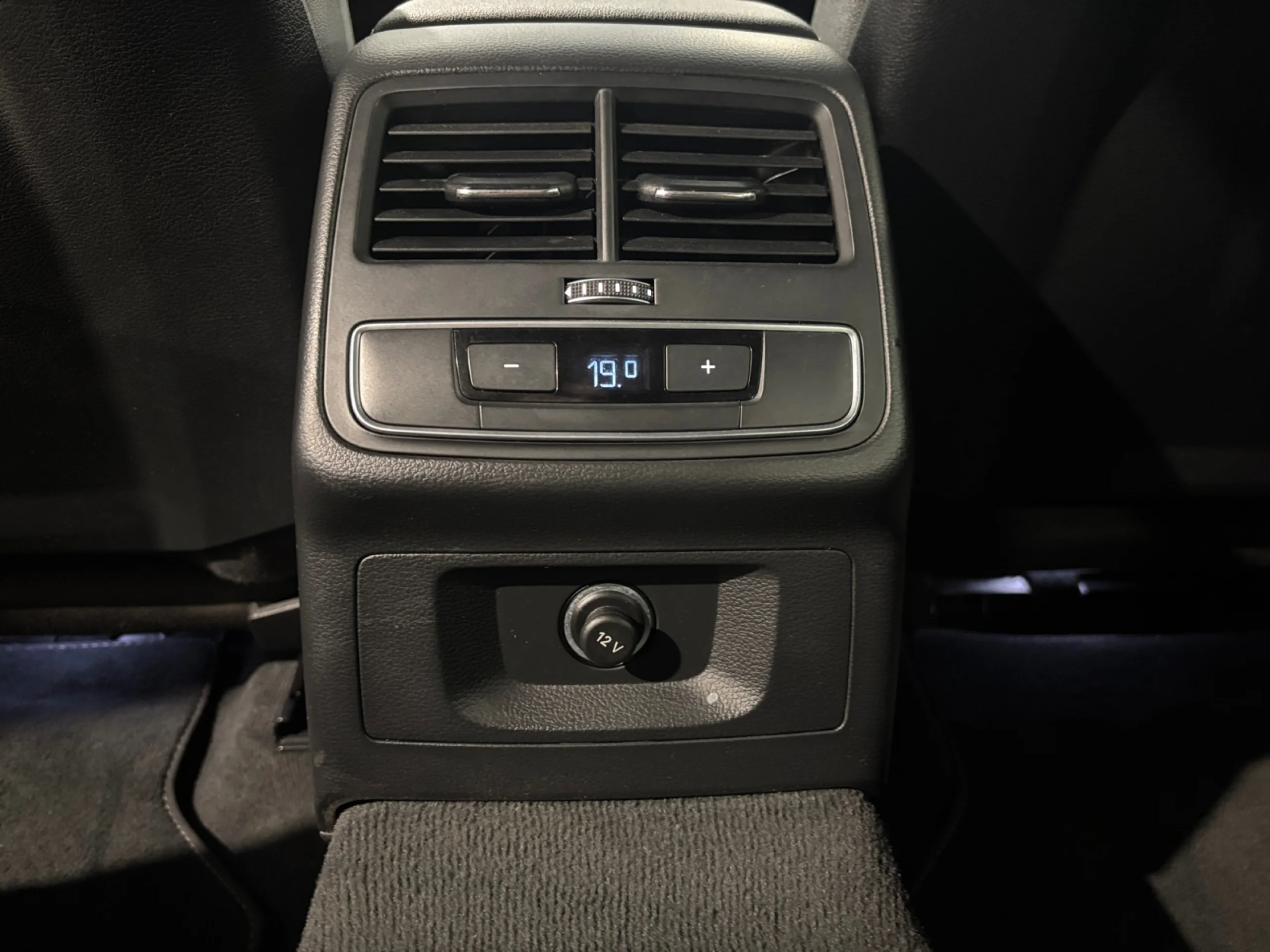 AUDI A4 AVANT BLACK LINE 35 TDI 120KW S TRONIC - Foto 13