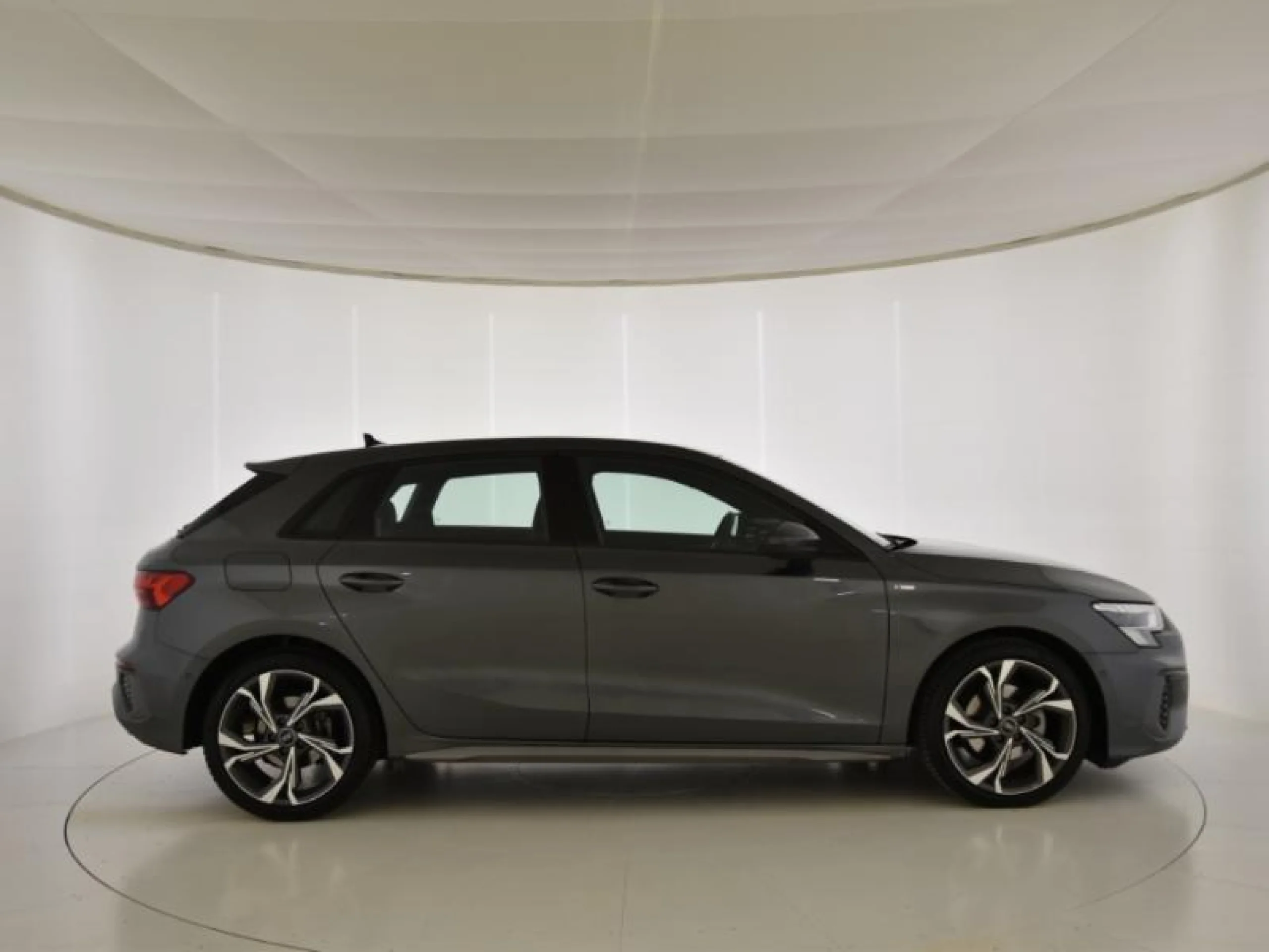 AUDI A3 SPORTBACK GENUINE 35 TDI 110KW S TRONIC - Foto 3