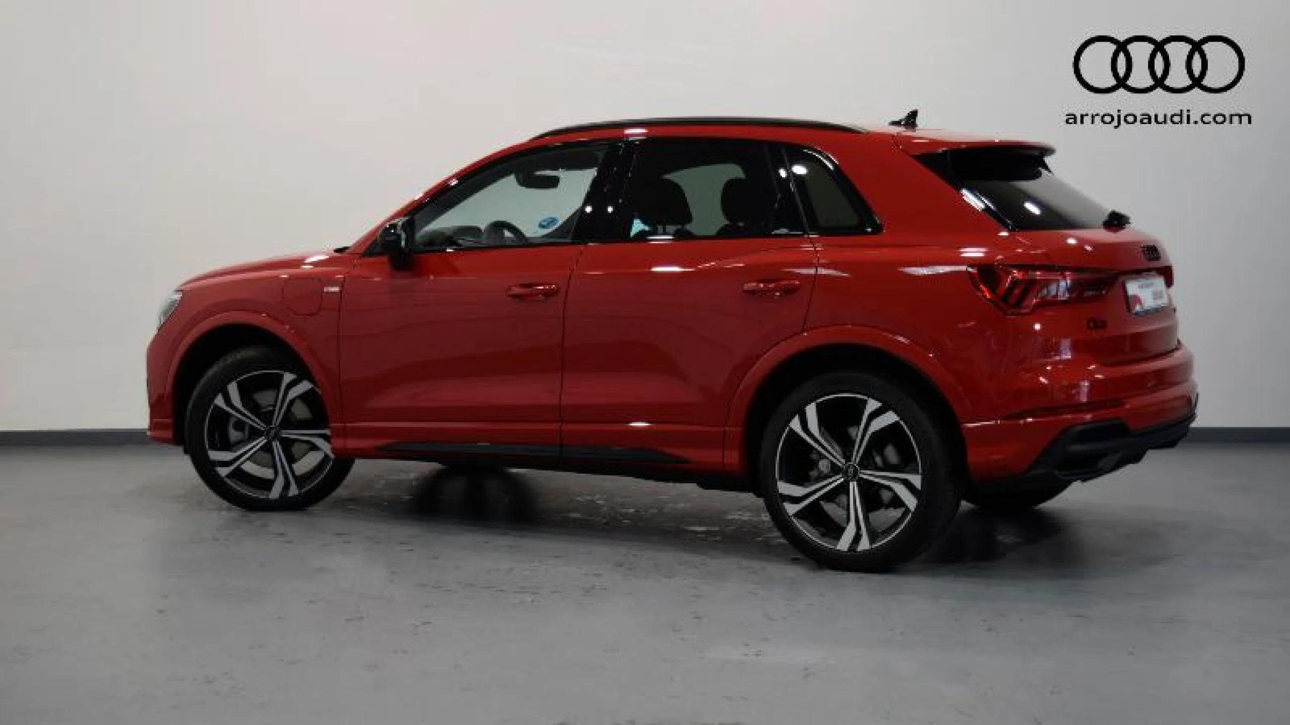 AUDI Q3 45 TFSI E 180KW S TRONIC BLACK LINE - Foto 2
