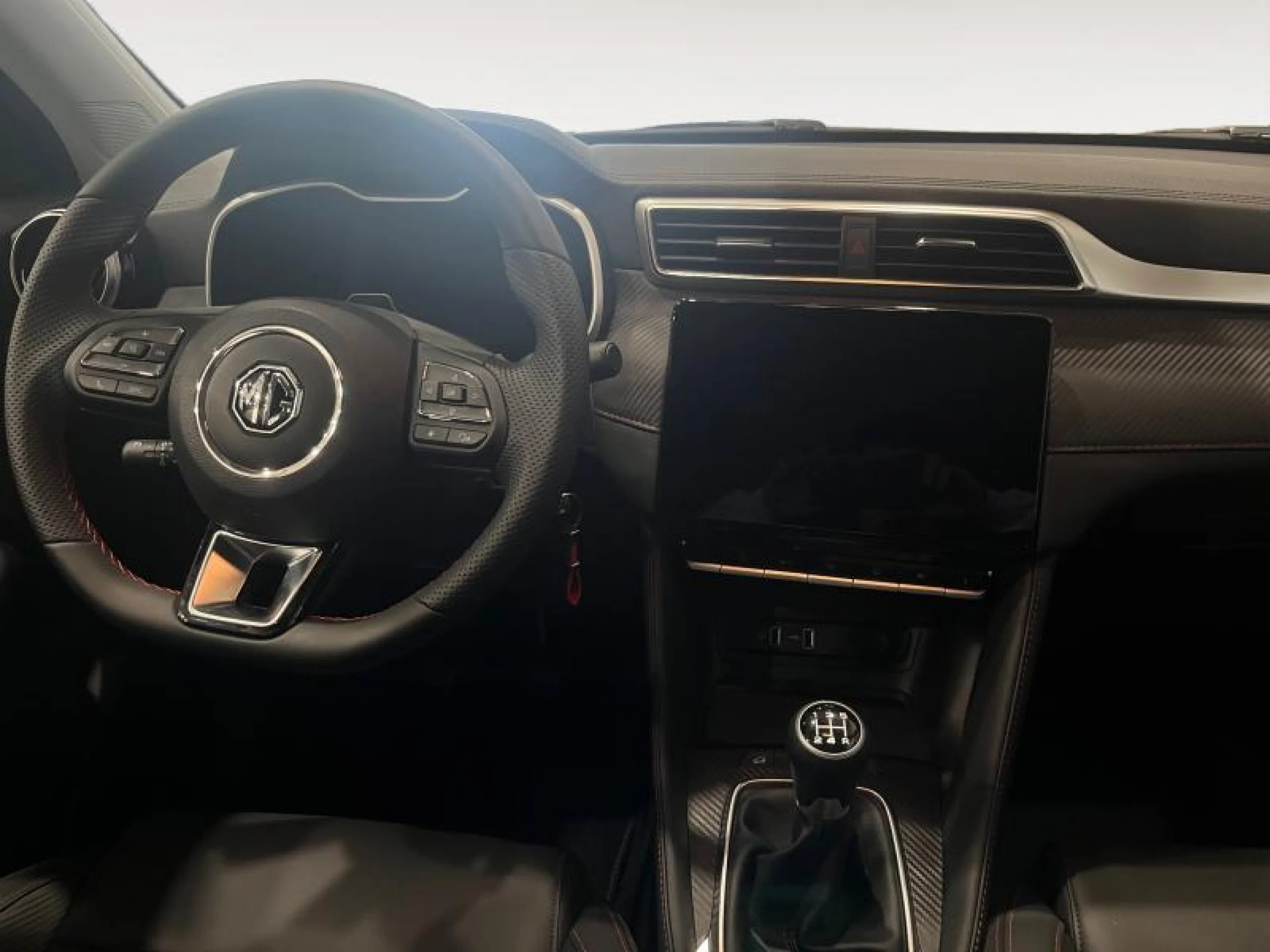 MG Zs 1.5 LUXURY - Foto 4