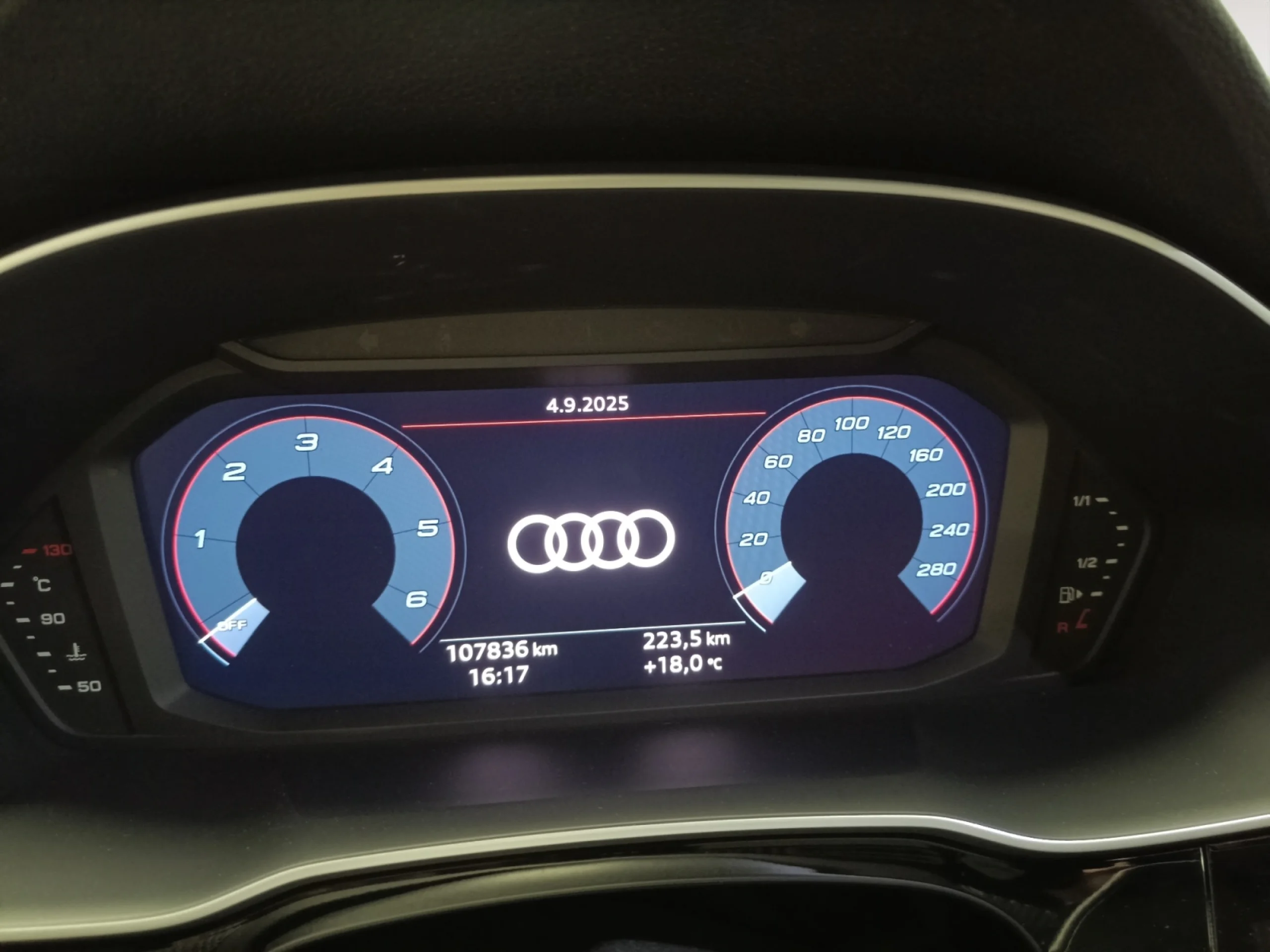 AUDI Q3 BLACK LINE 35 TDI 110KW (150CV) S TRONIC - Foto 10