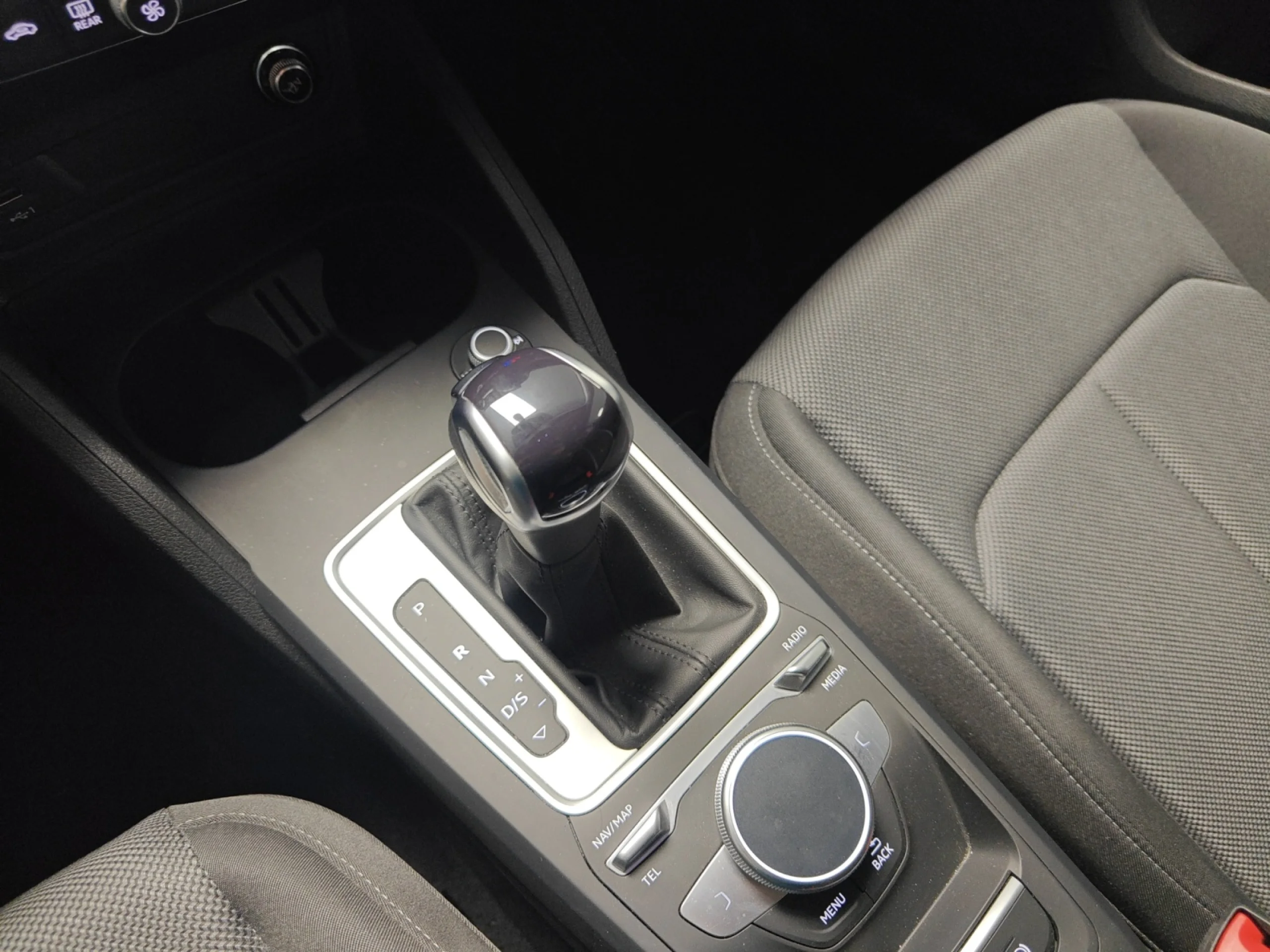 AUDI Q2 BLACK LINE 30 TDI 85KW (116CV) S TRONIC - Foto 19