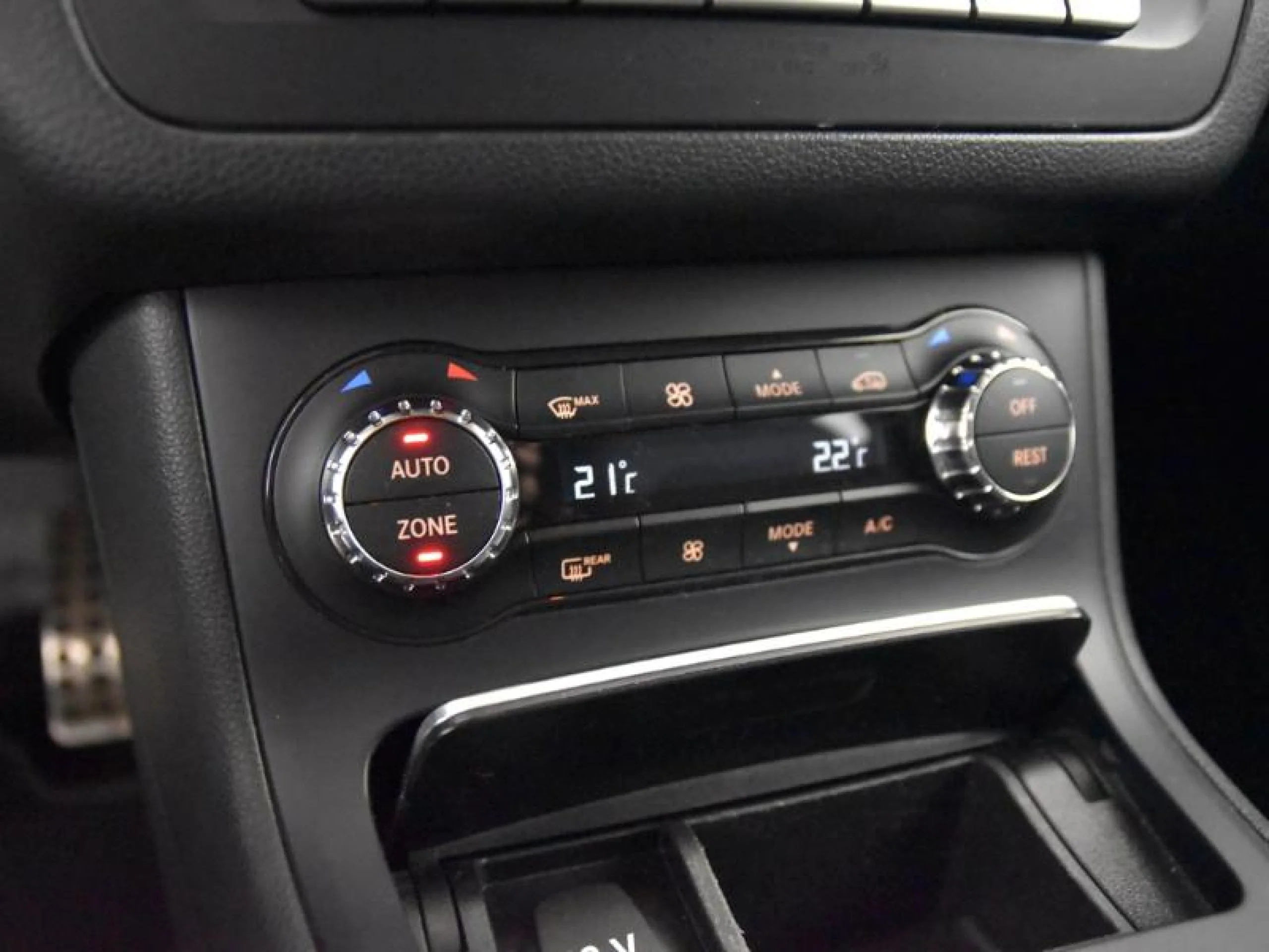 MERCEDES-BENZ CLASE B B 200 D 4MATIC - Foto 11