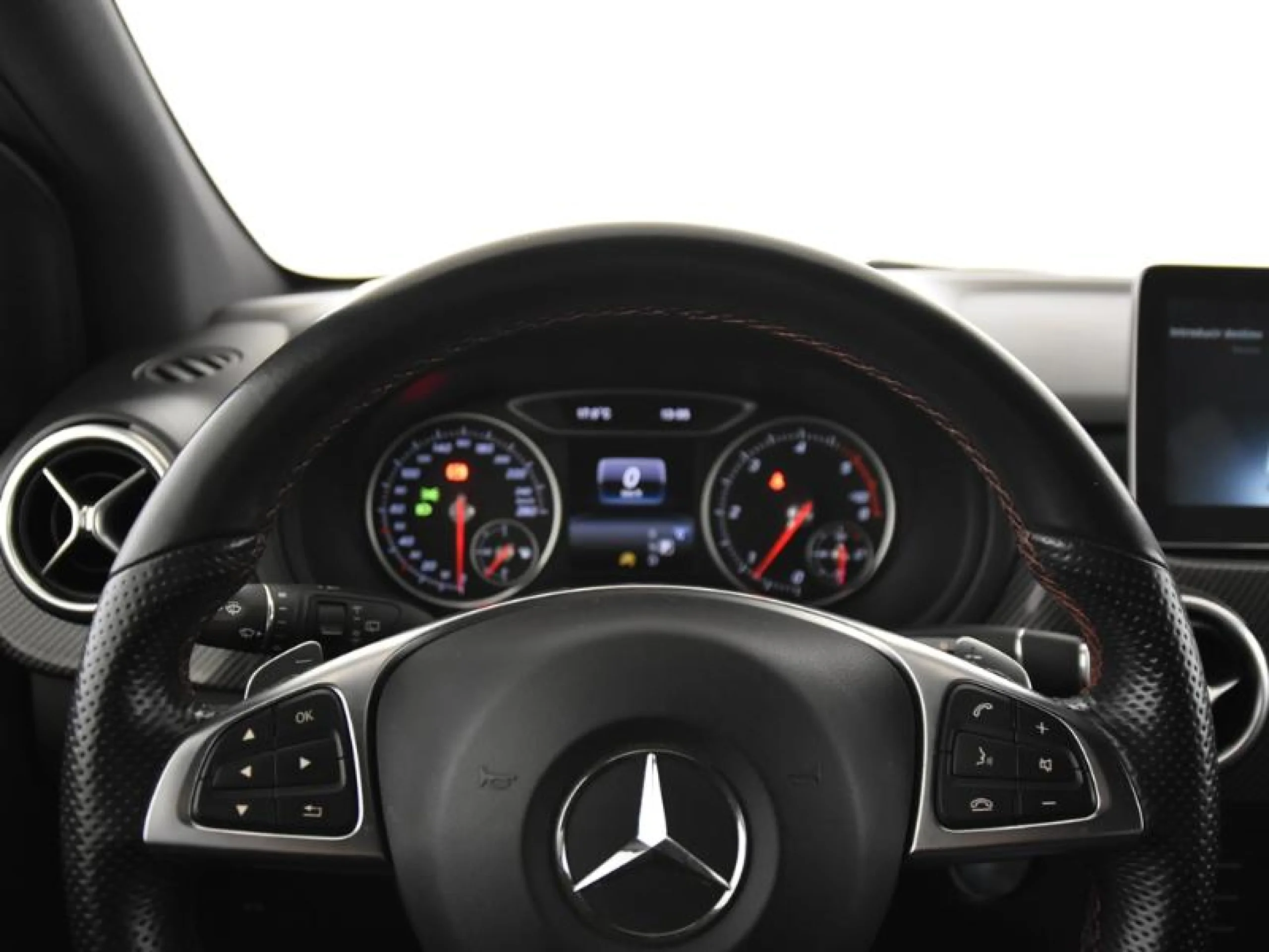MERCEDES-BENZ CLASE B B 200 D 4MATIC - Foto 16