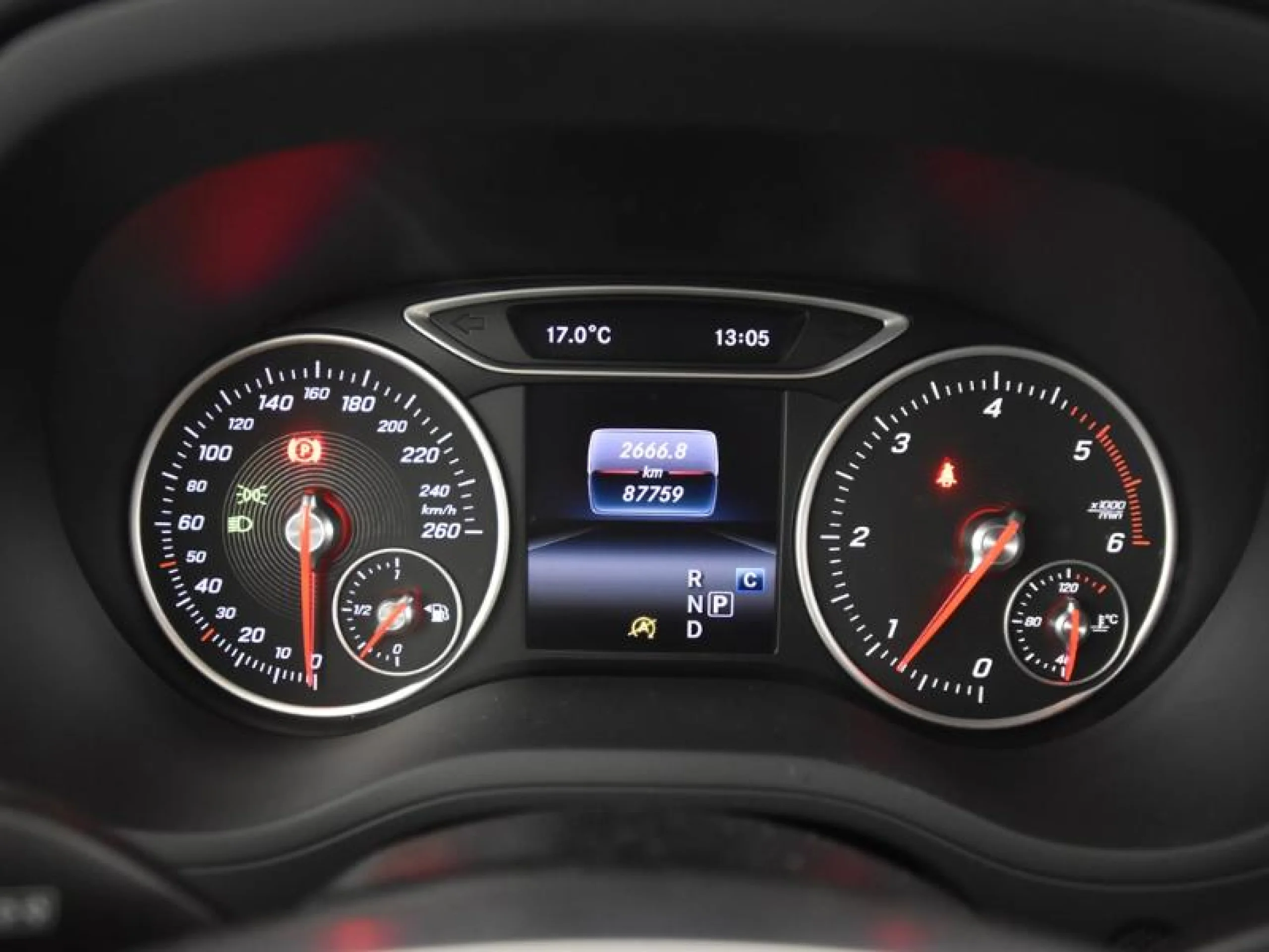 MERCEDES-BENZ CLASE B B 200 D 4MATIC - Foto 17