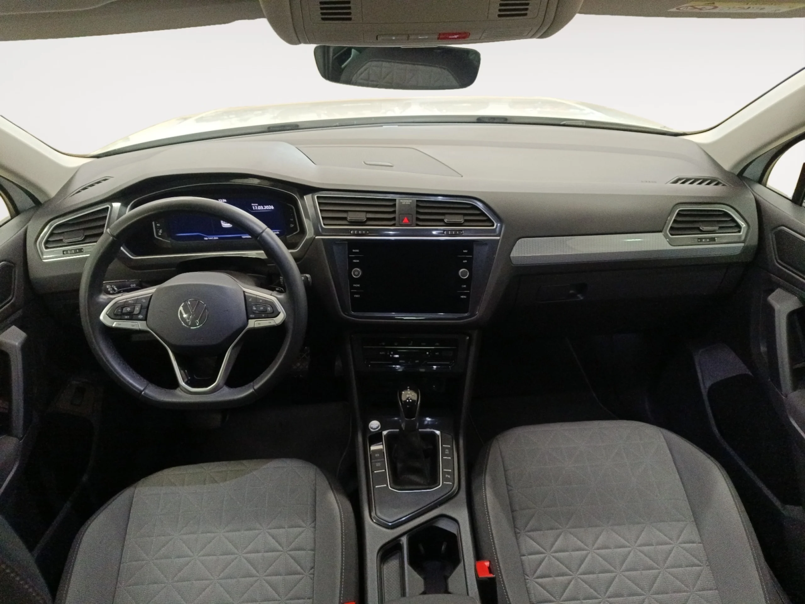 VOLKSWAGEN TIGUAN LIFE 2.0 TDI 110KW (150CV) DSG - Foto 4