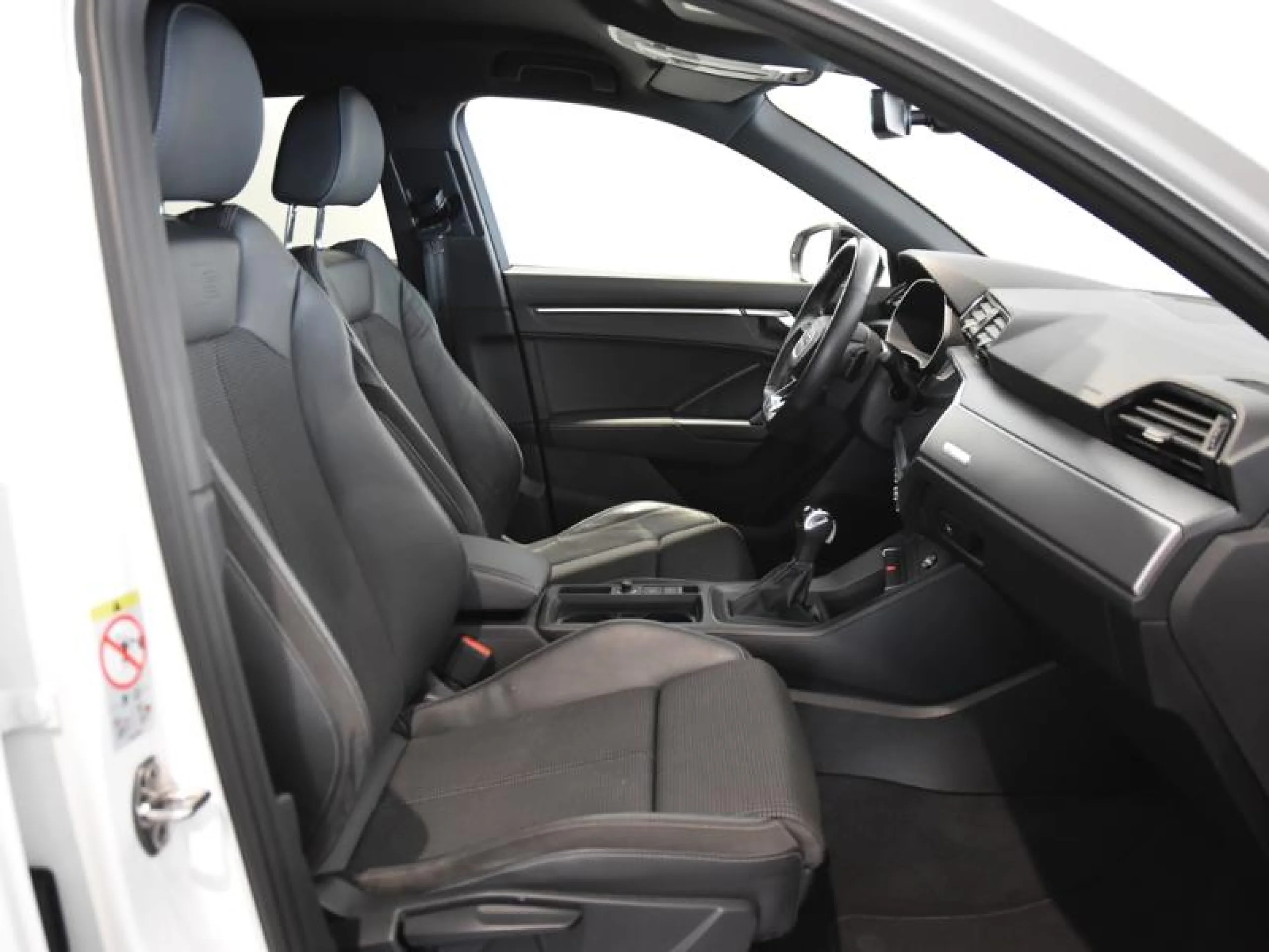 AUDI Q3 BLACK LINE 35 TDI 110KW (150CV) S TRONIC - Foto 5