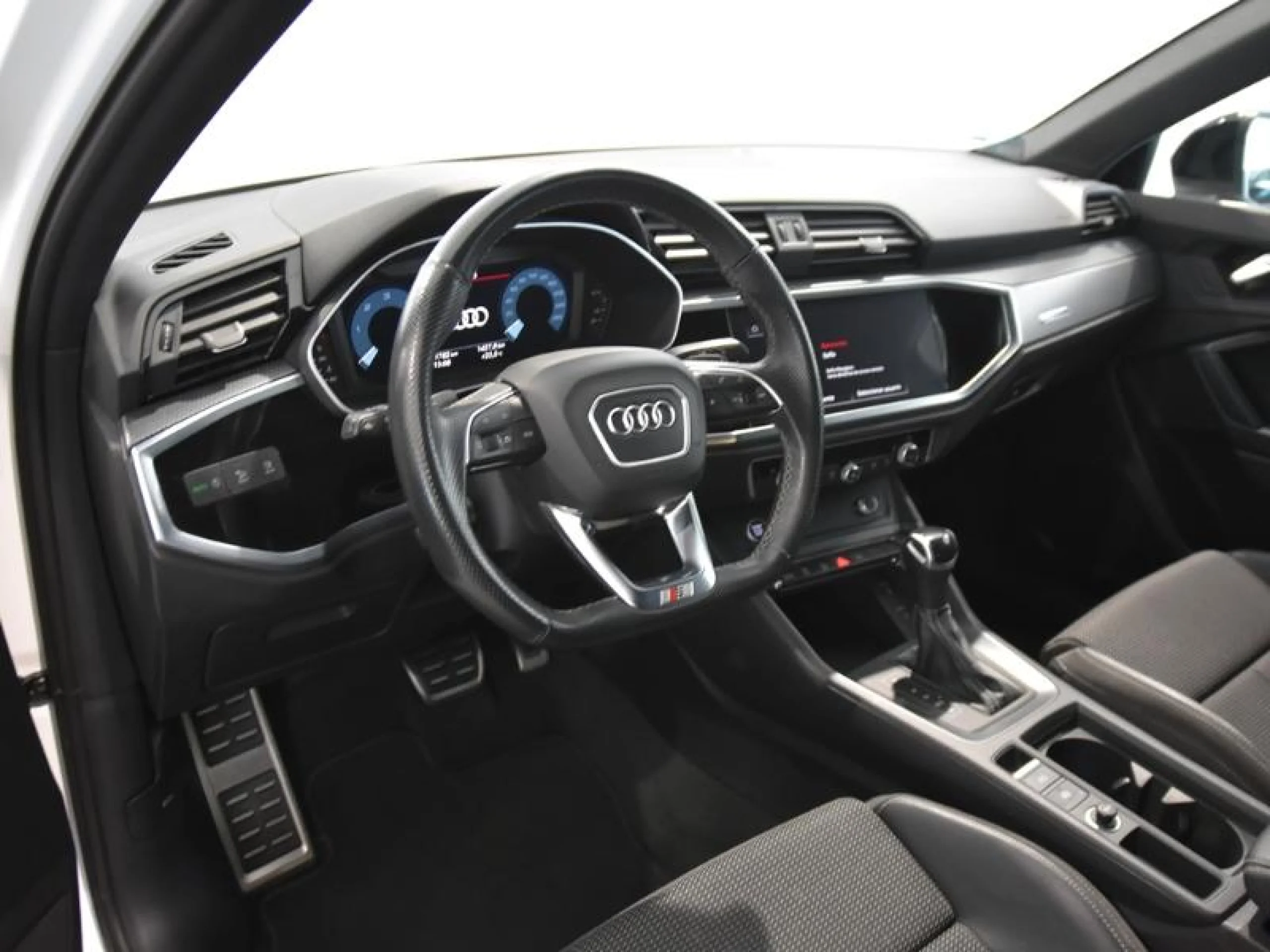 AUDI Q3 BLACK LINE 35 TDI 110KW (150CV) S TRONIC - Foto 10