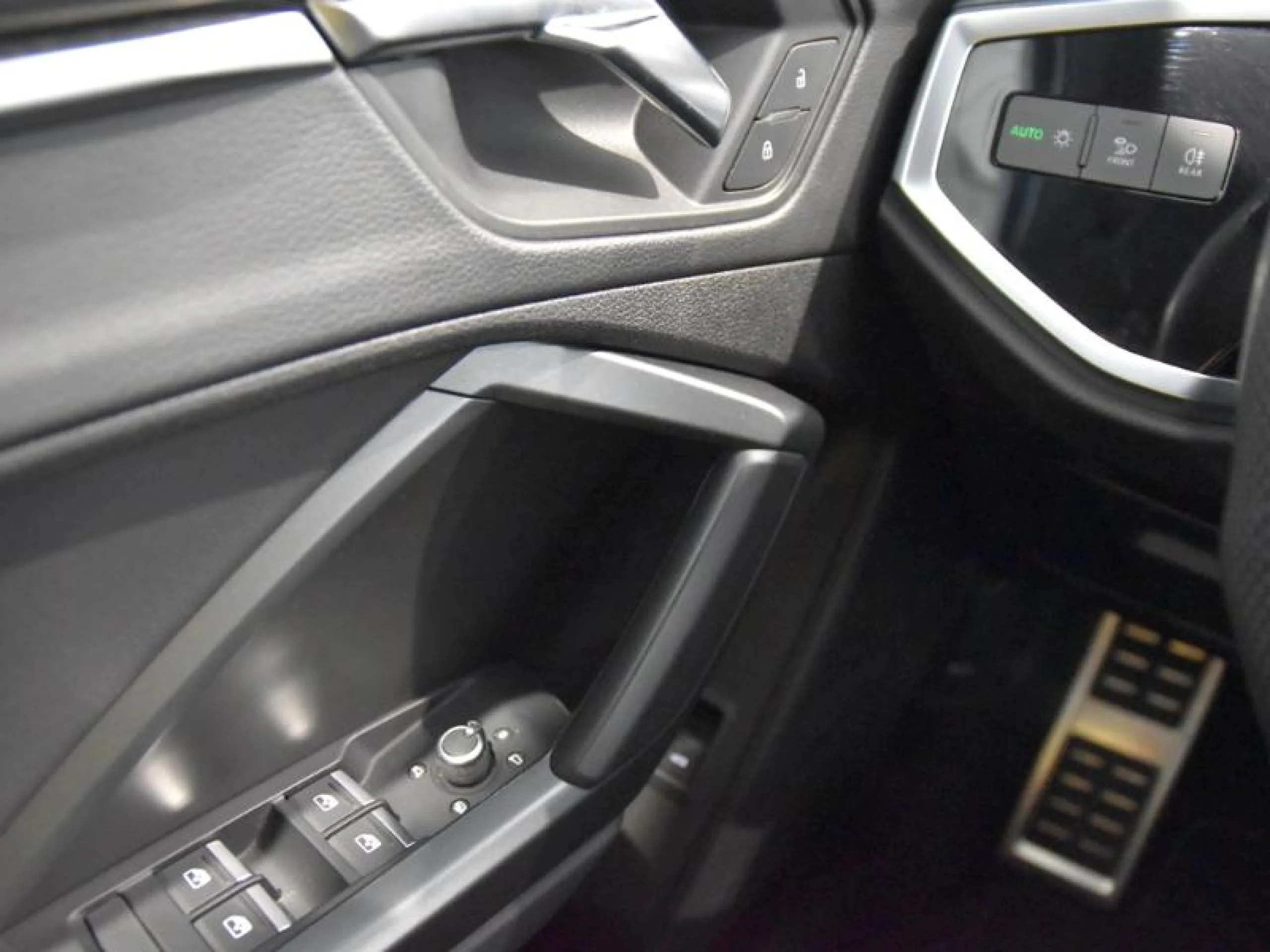 AUDI Q3 BLACK LINE 35 TDI 110KW (150CV) S TRONIC - Foto 17