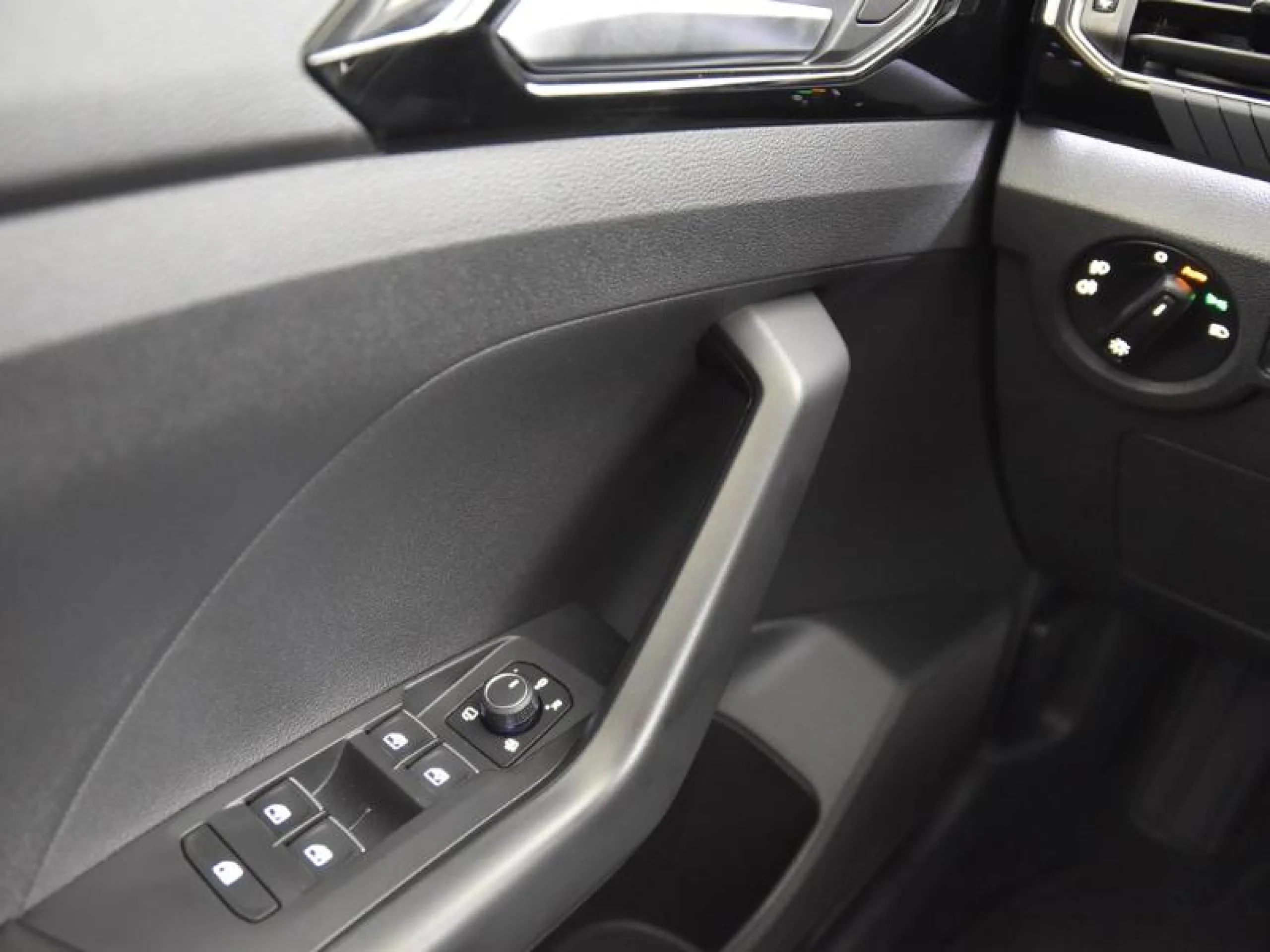 VOLKSWAGEN T CROSS SPORT 1.0 TSI 81KW (110CV) - Foto 16