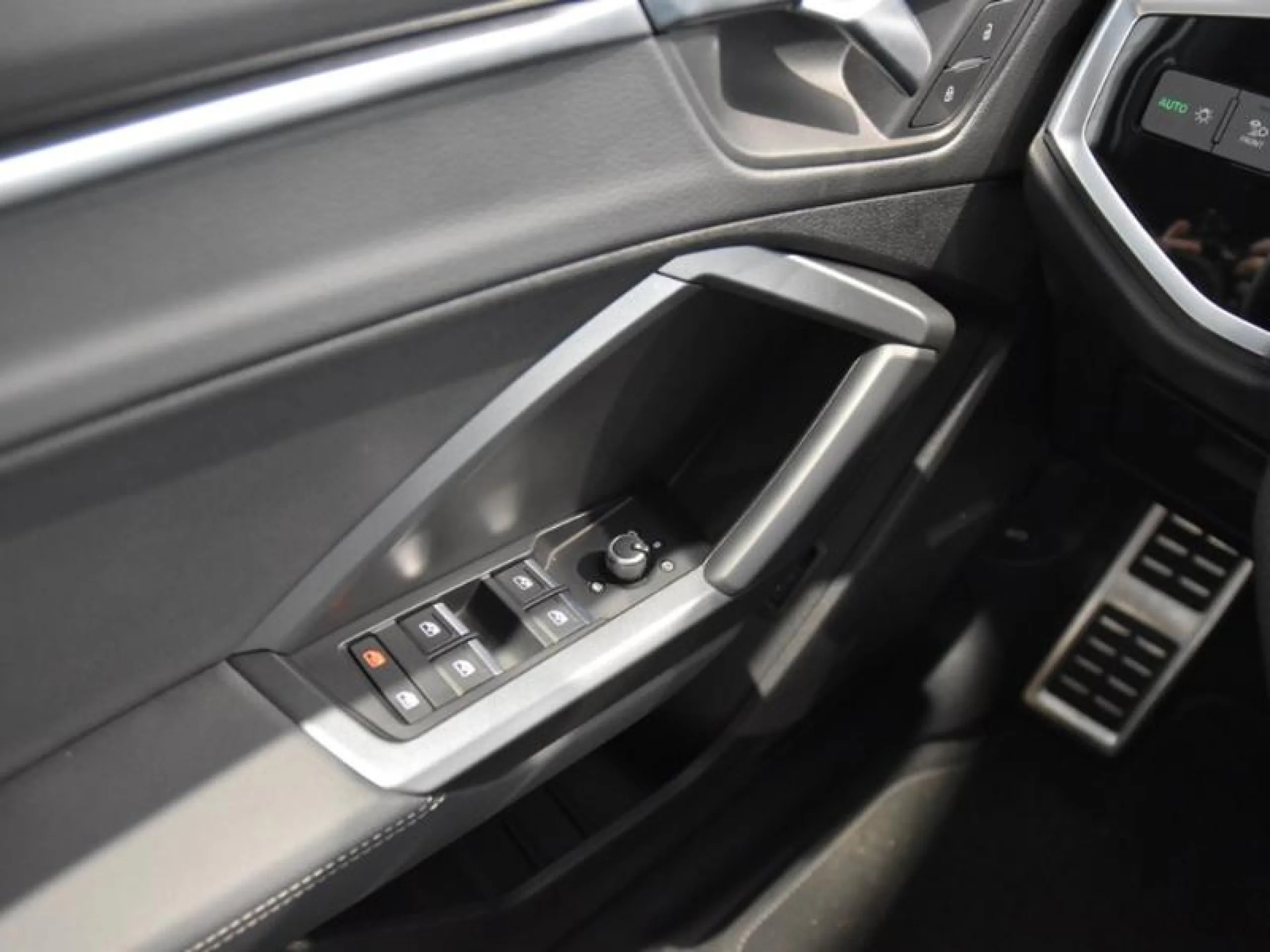 AUDI Q3 BLACK LINE 35 TDI 110KW (150CV) S TRONIC - Foto 18
