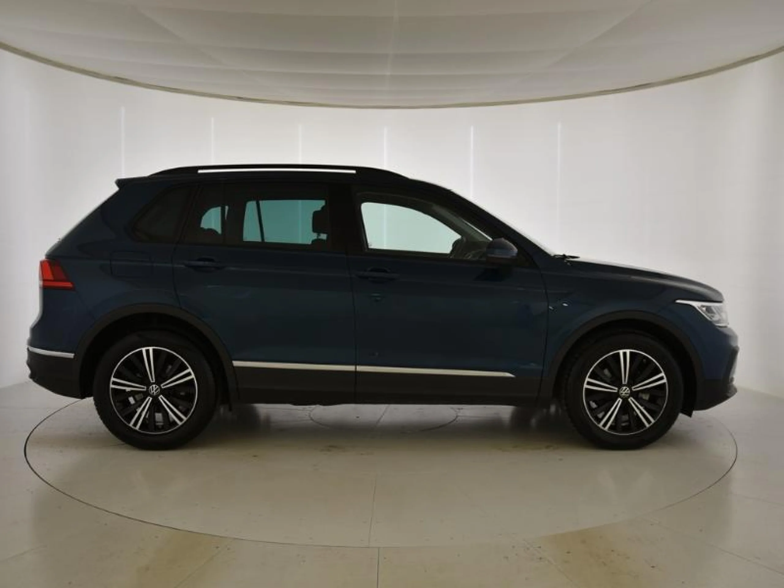 VOLKSWAGEN TIGUAN LIFE 1.5 TSI 110KW (150CV) - Foto 3