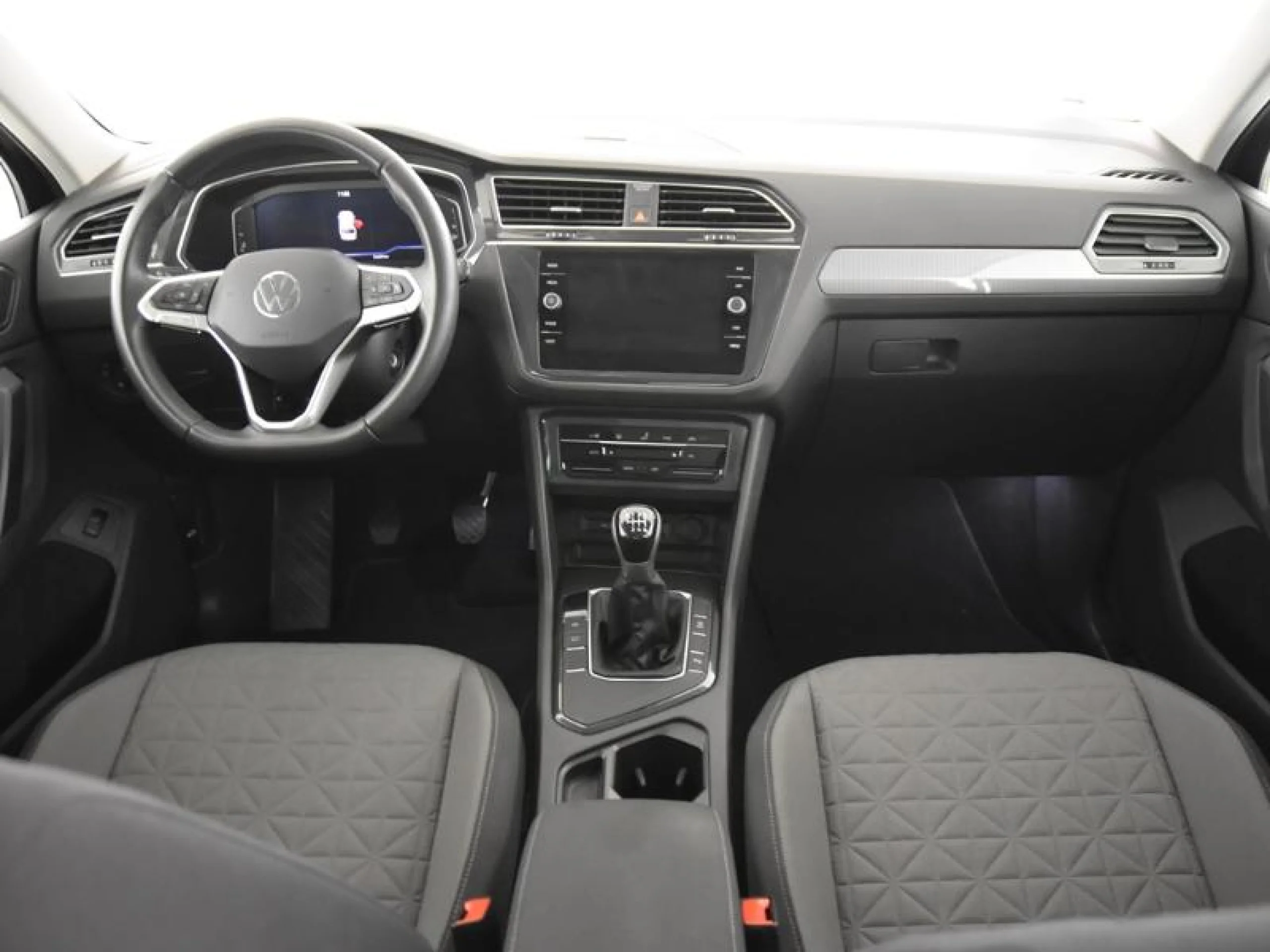 VOLKSWAGEN TIGUAN LIFE 1.5 TSI 110KW (150CV) - Foto 4