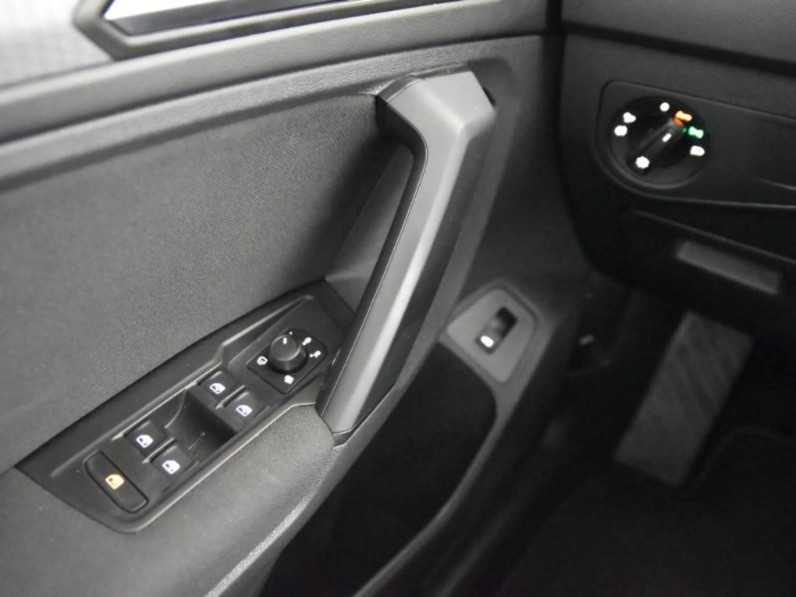 VOLKSWAGEN TIGUAN LIFE 1.5 TSI 110KW (150CV) - Foto 17