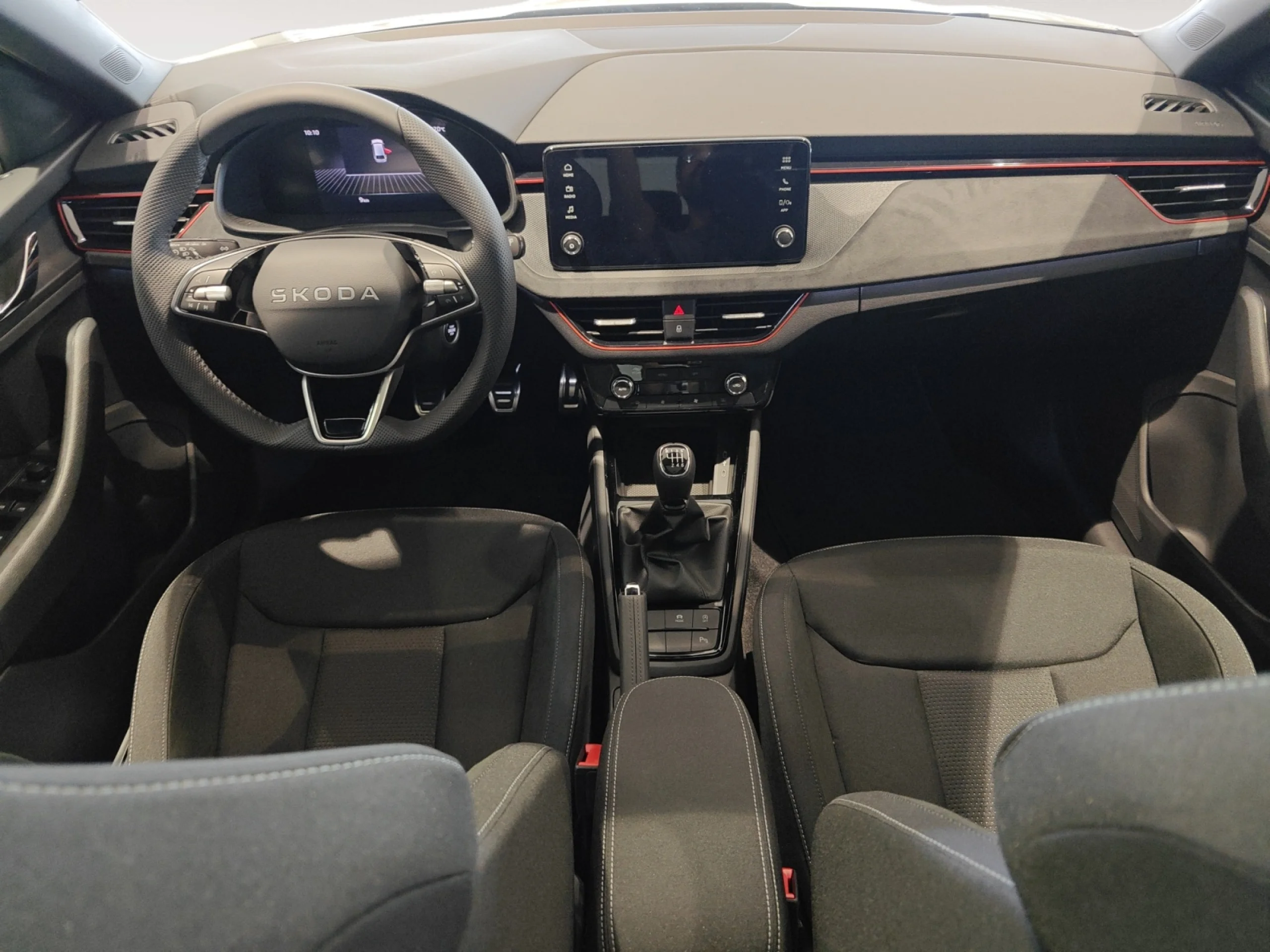 SKODA SCALA 1.5 TSI 110 KW (150 CV) DSG DESIGN - Foto 4