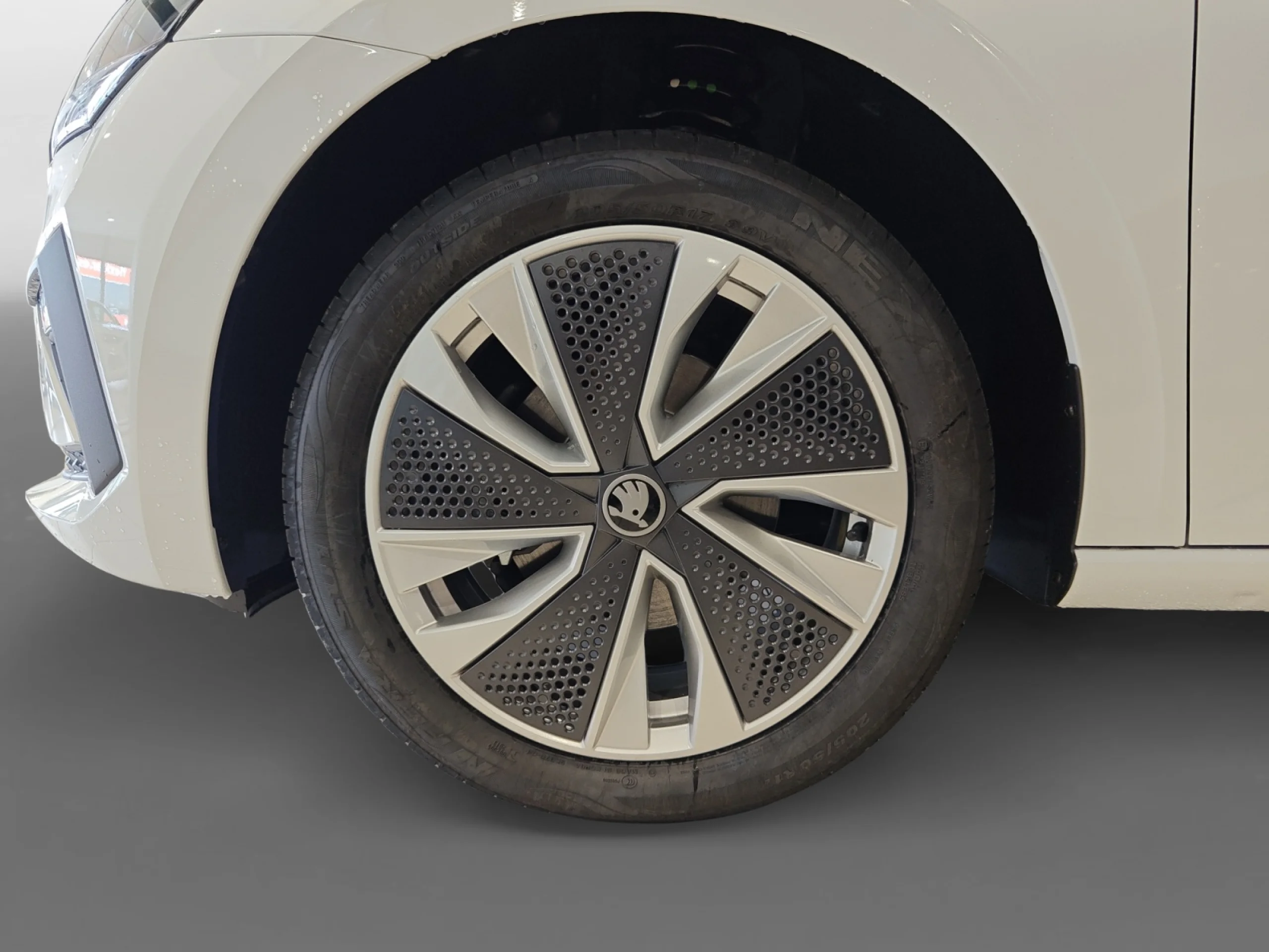 SKODA SCALA 1.5 TSI 110 KW (150 CV) DSG DESIGN - Foto 8