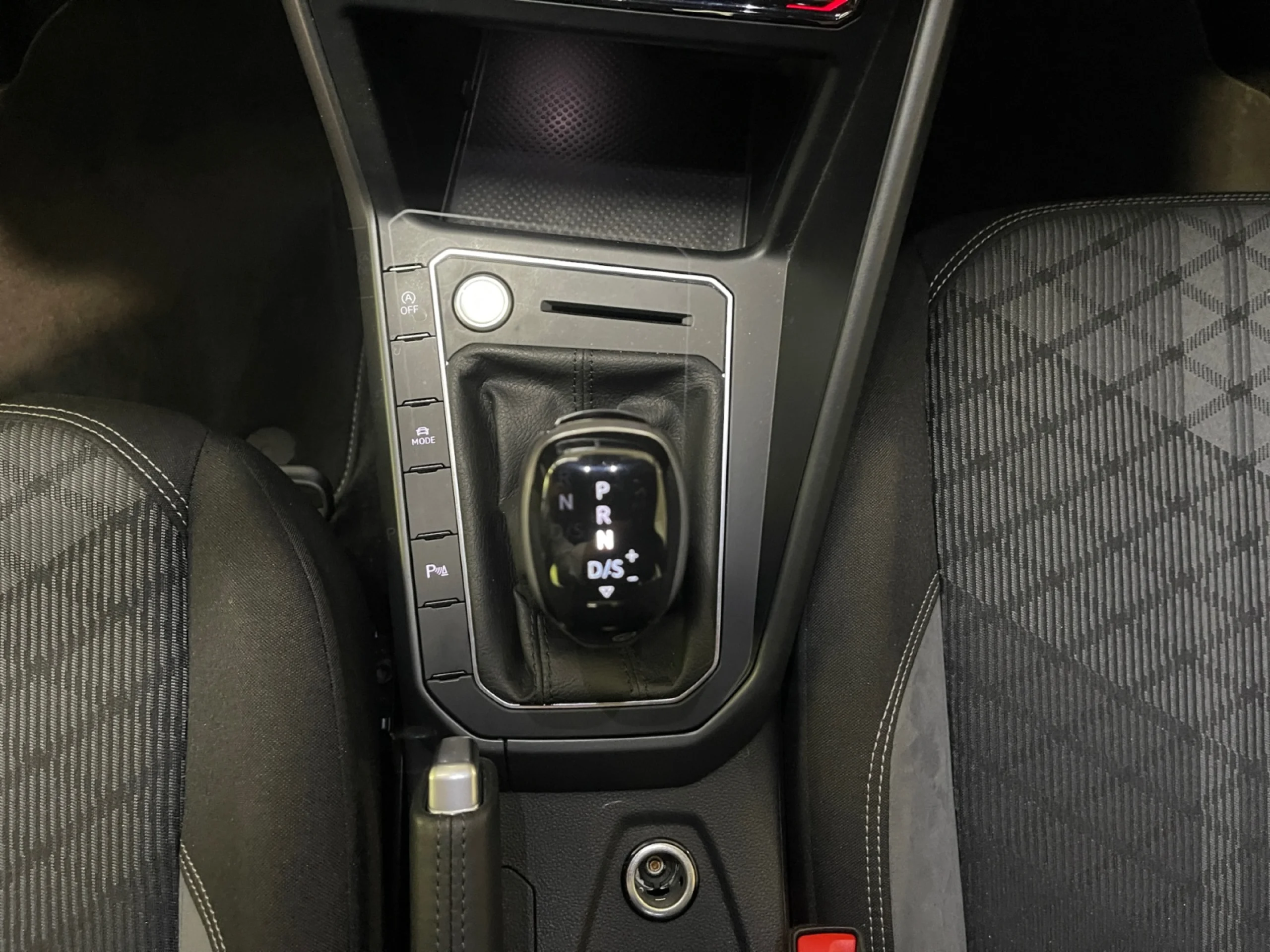 VOLKSWAGEN TAIGO R LINE 1.0 TSI 81KW (110CV) DSG - Foto 12