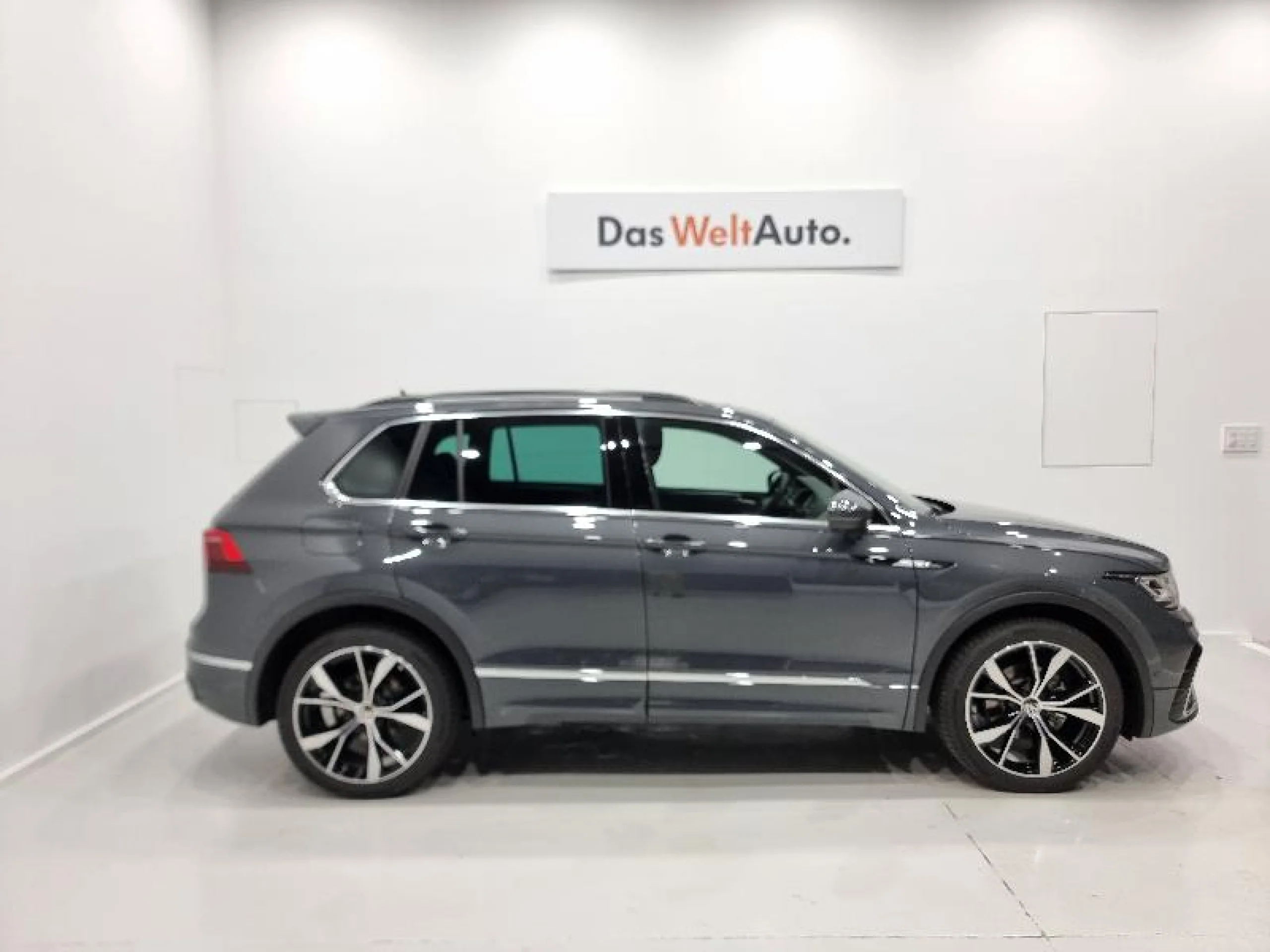 VOLKSWAGEN TIGUAN R LINE 2.0 TDI 110KW (150CV) DSG 4MOTION - Foto 3