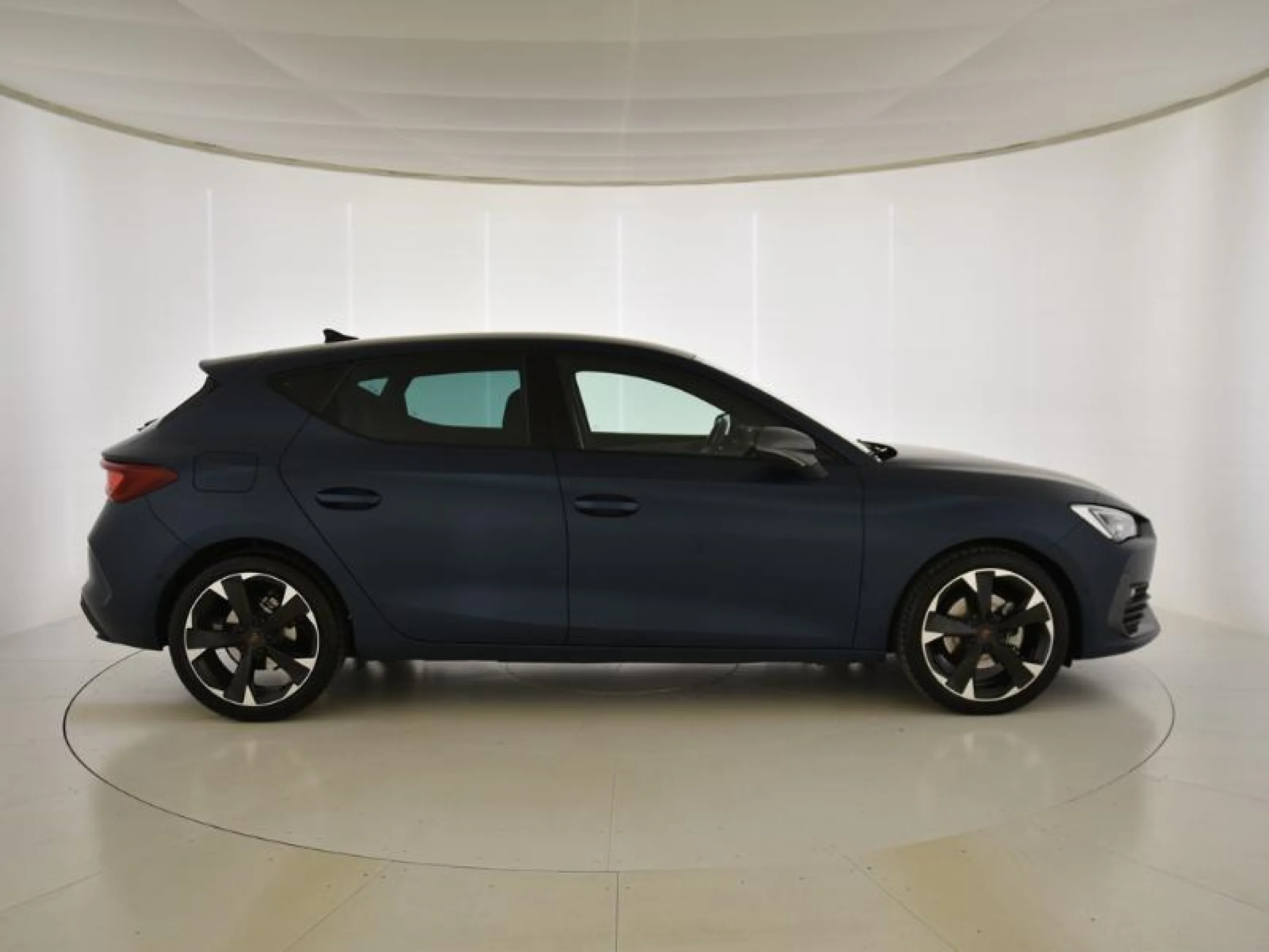 CUPRA LEON 1.5 ETSI 110KW 150CV) DSG - Foto 3