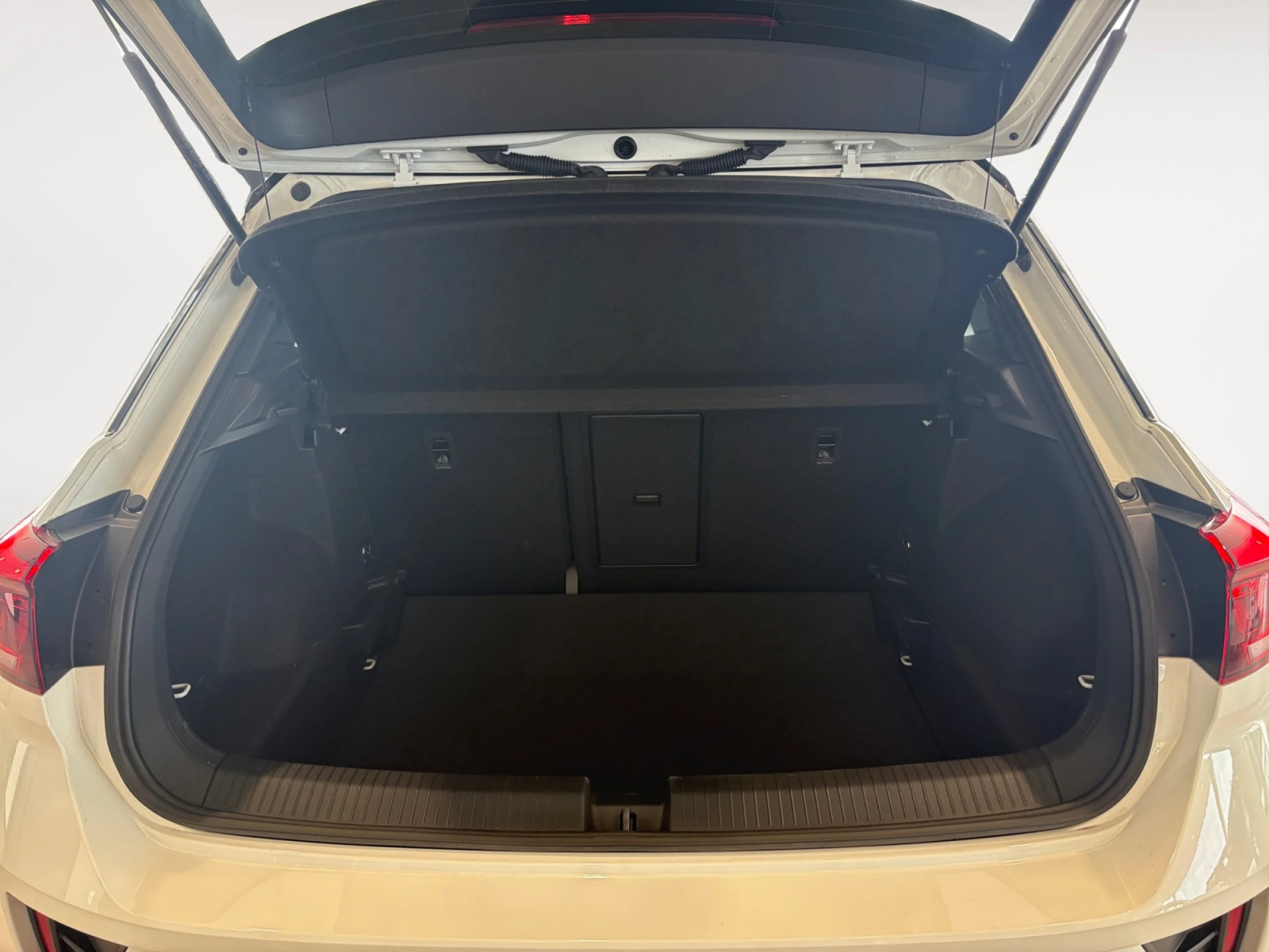 VOLKSWAGEN T ROC T ROC R LINE 2.0 TDI 110 KW (150 CV)  AUTOM TICO DSG 7 VEL. - Foto 7