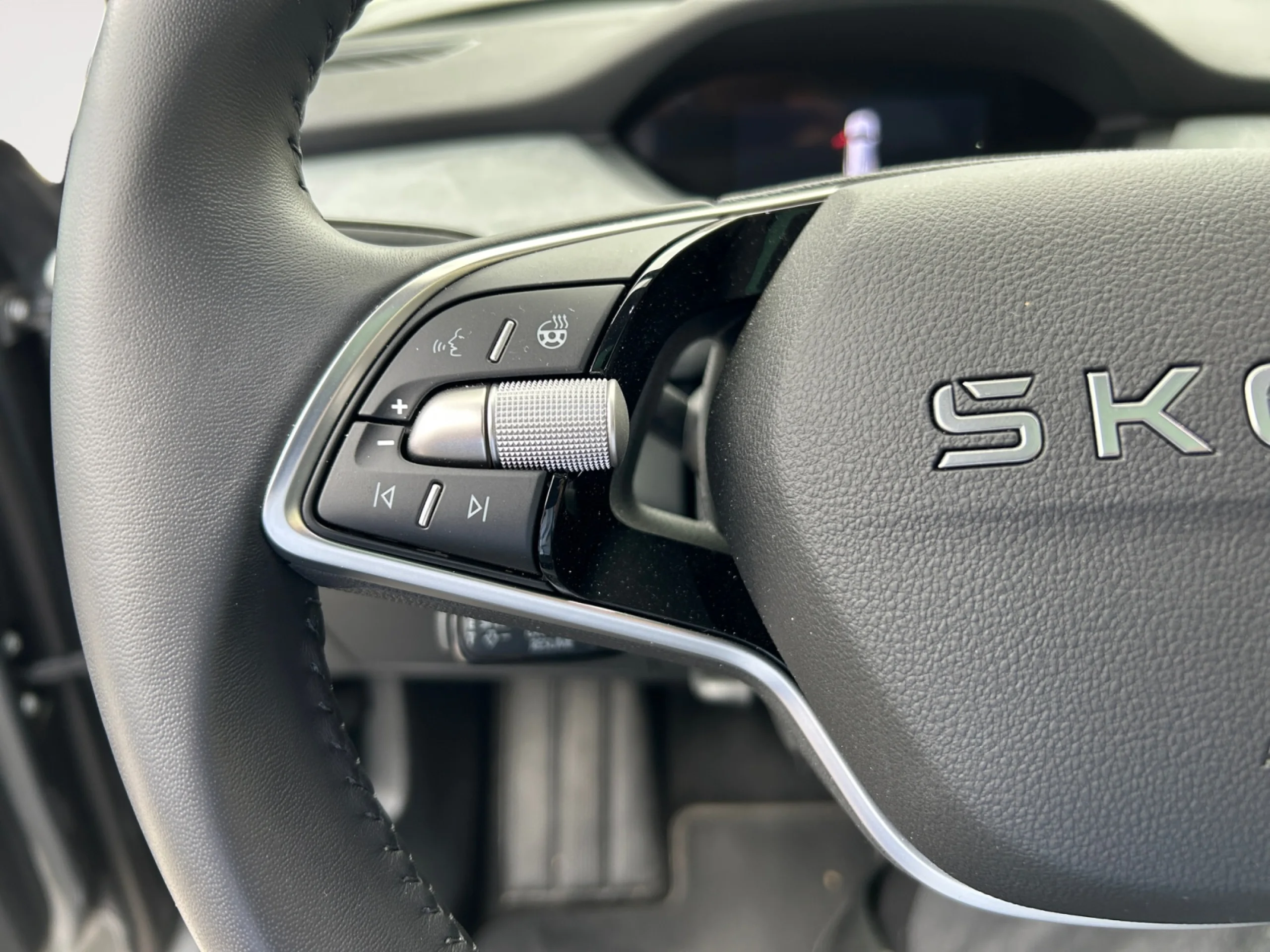 SKODA ENYAQ 85 210 KW ( CV) 82 KWH (77 KWH NETA) - Foto 7