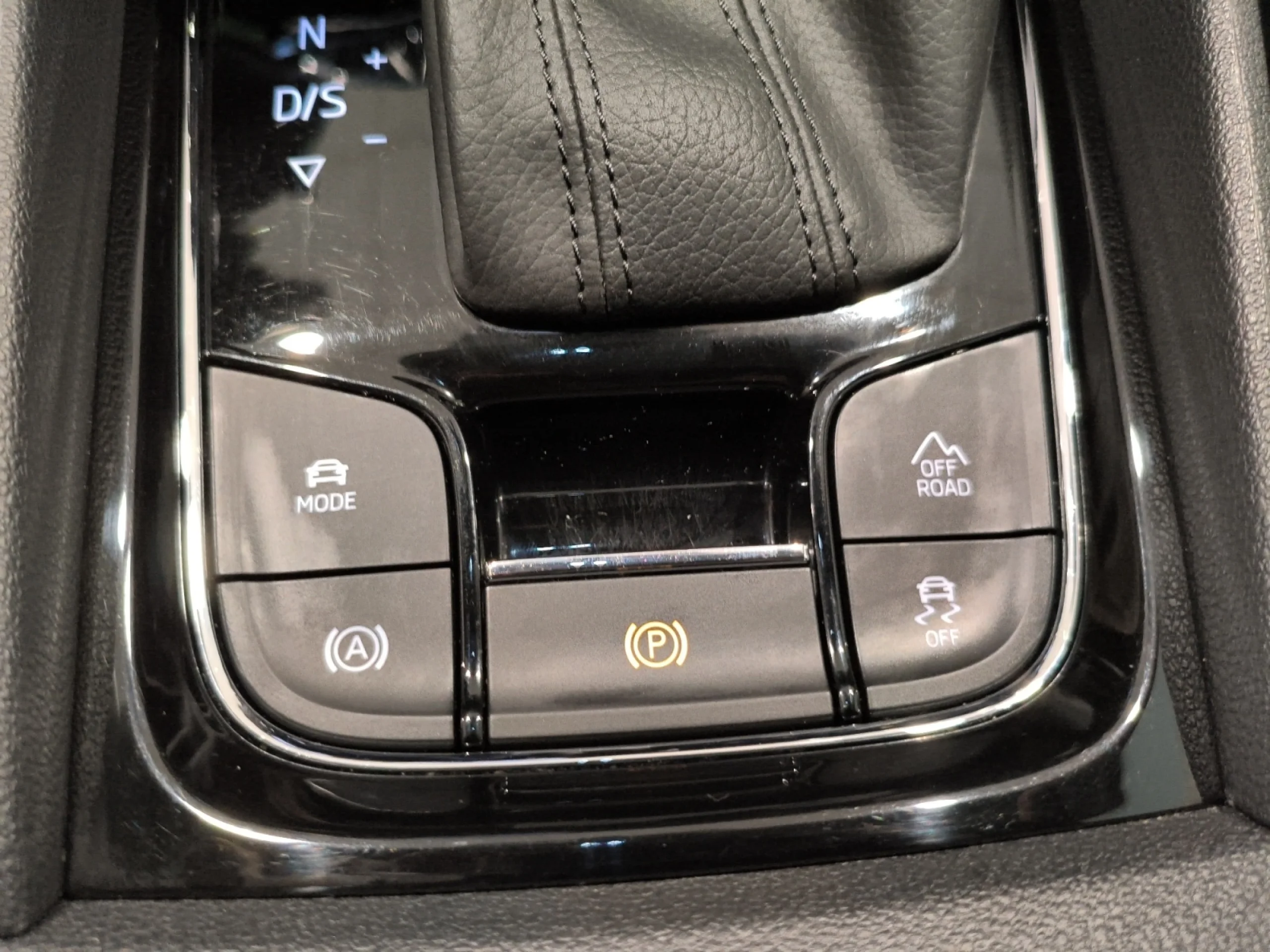 SKODA KAROQ 2.0 TDI 110KW (150CV) DSG 4X4 STYLE - Foto 8