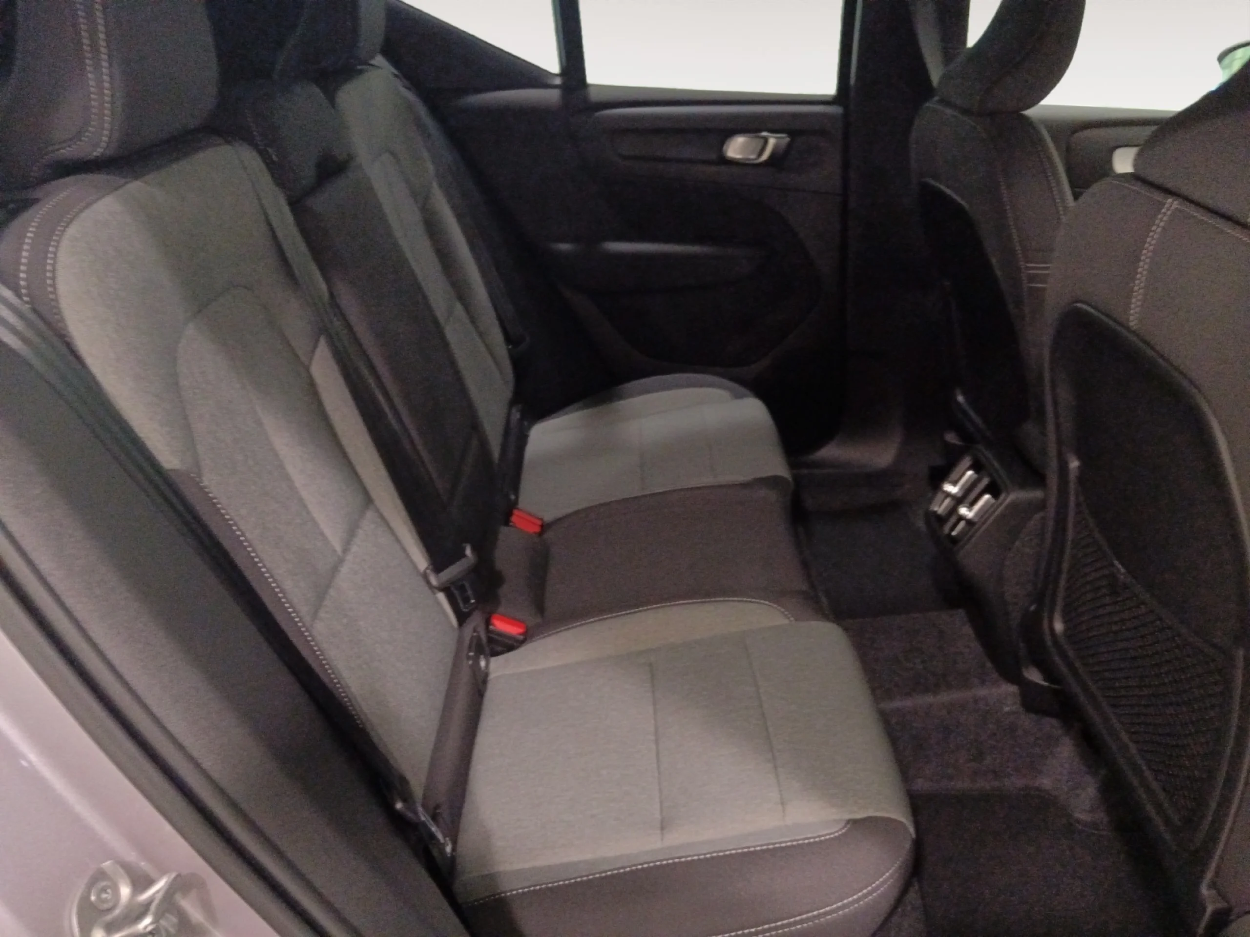 VOLVO XC40 2.0 B3 G CORE AUTO - Foto 6