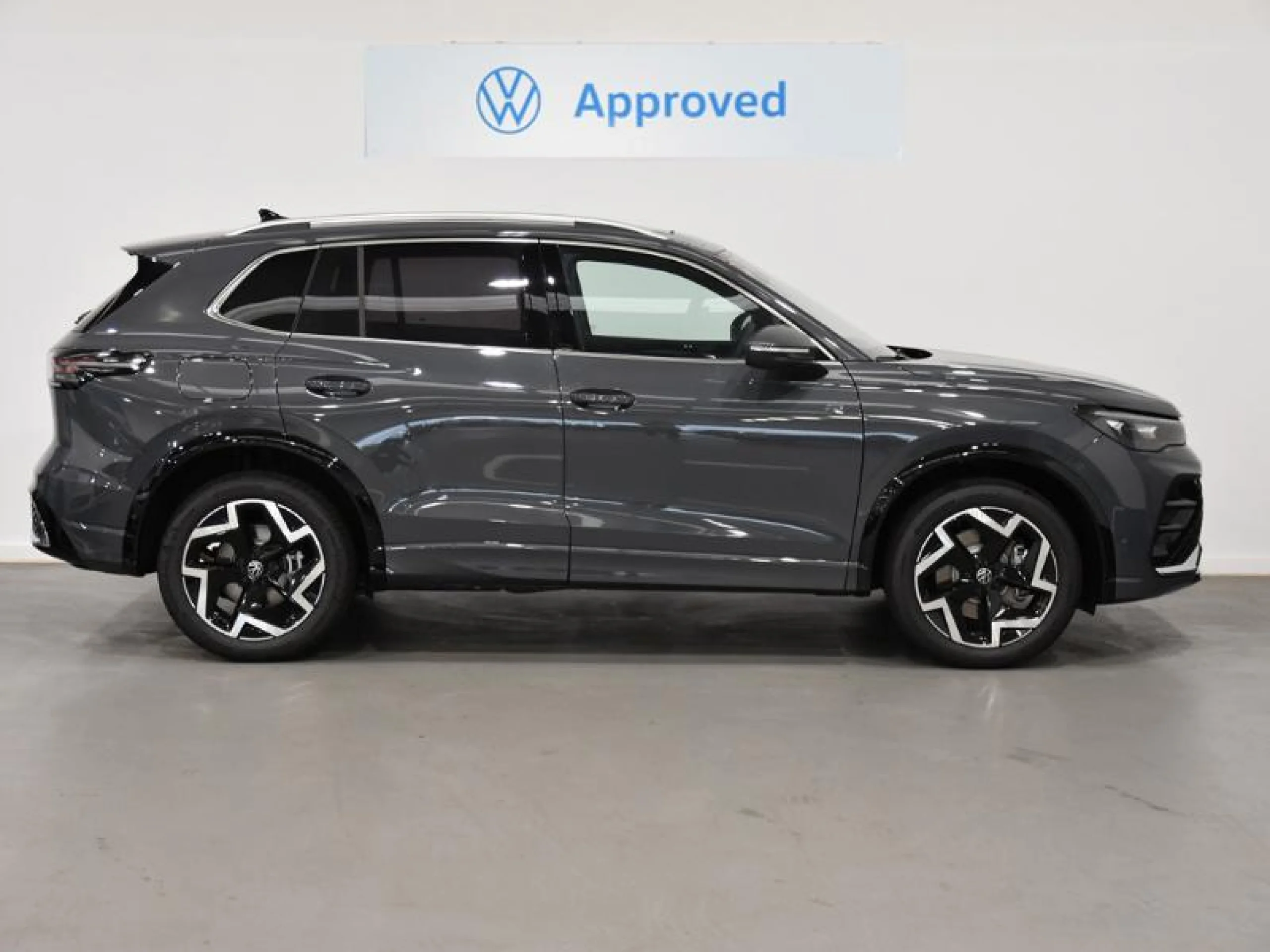 VOLKSWAGEN TIGUAN TIGUAN R LINE 1.5 TSI EHYBRID 130 KW (177 CV) / 85 KW (115 CV)  AUTOMÁTICO DSG 6 VEL. - Foto 3