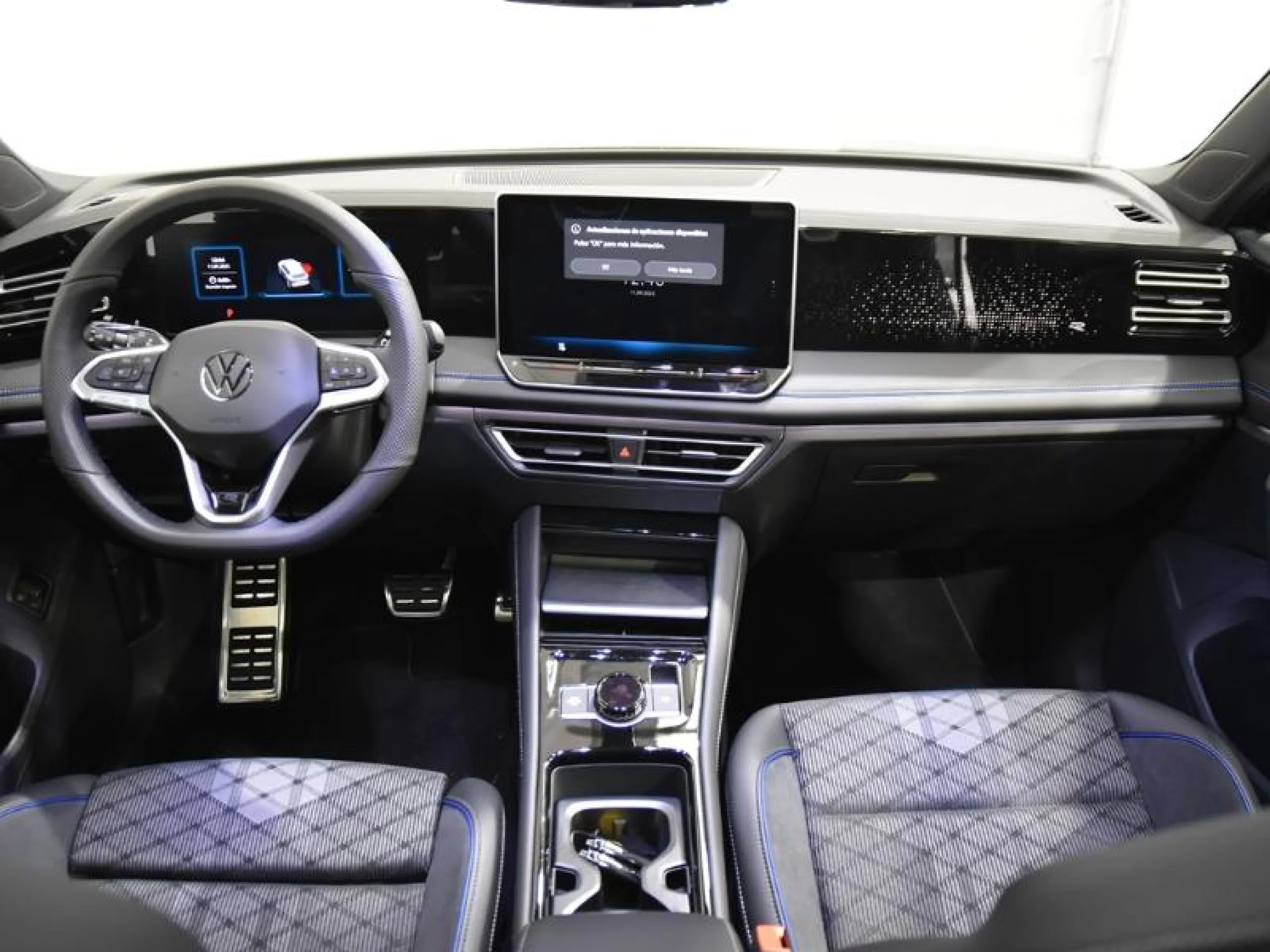 VOLKSWAGEN TIGUAN TIGUAN R LINE 1.5 TSI EHYBRID 130 KW (177 CV) / 85 KW (115 CV)  AUTOMÁTICO DSG 6 VEL. - Foto 4