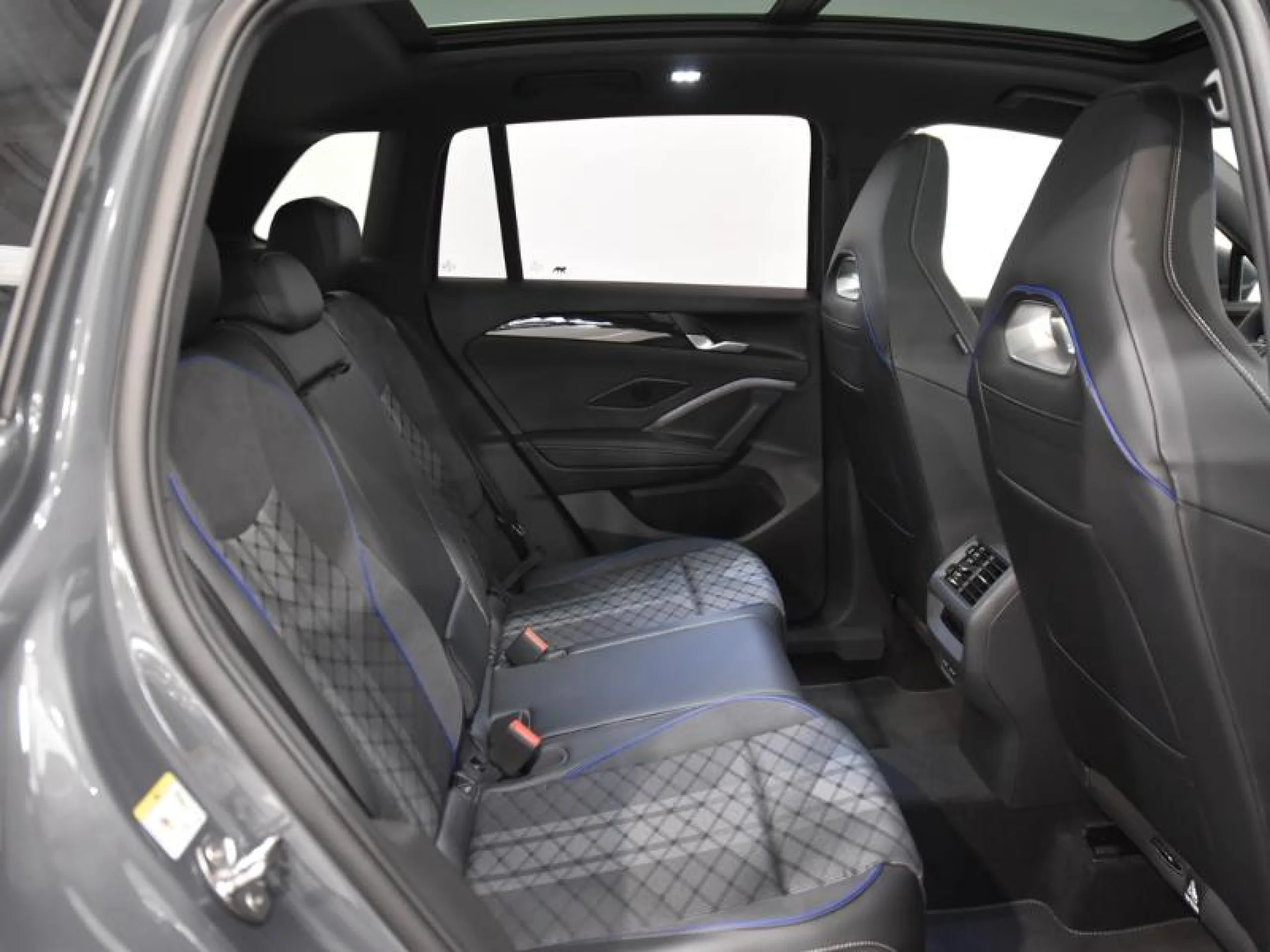 VOLKSWAGEN TIGUAN TIGUAN R LINE 1.5 TSI EHYBRID 130 KW (177 CV) / 85 KW (115 CV)  AUTOMÁTICO DSG 6 VEL. - Foto 6