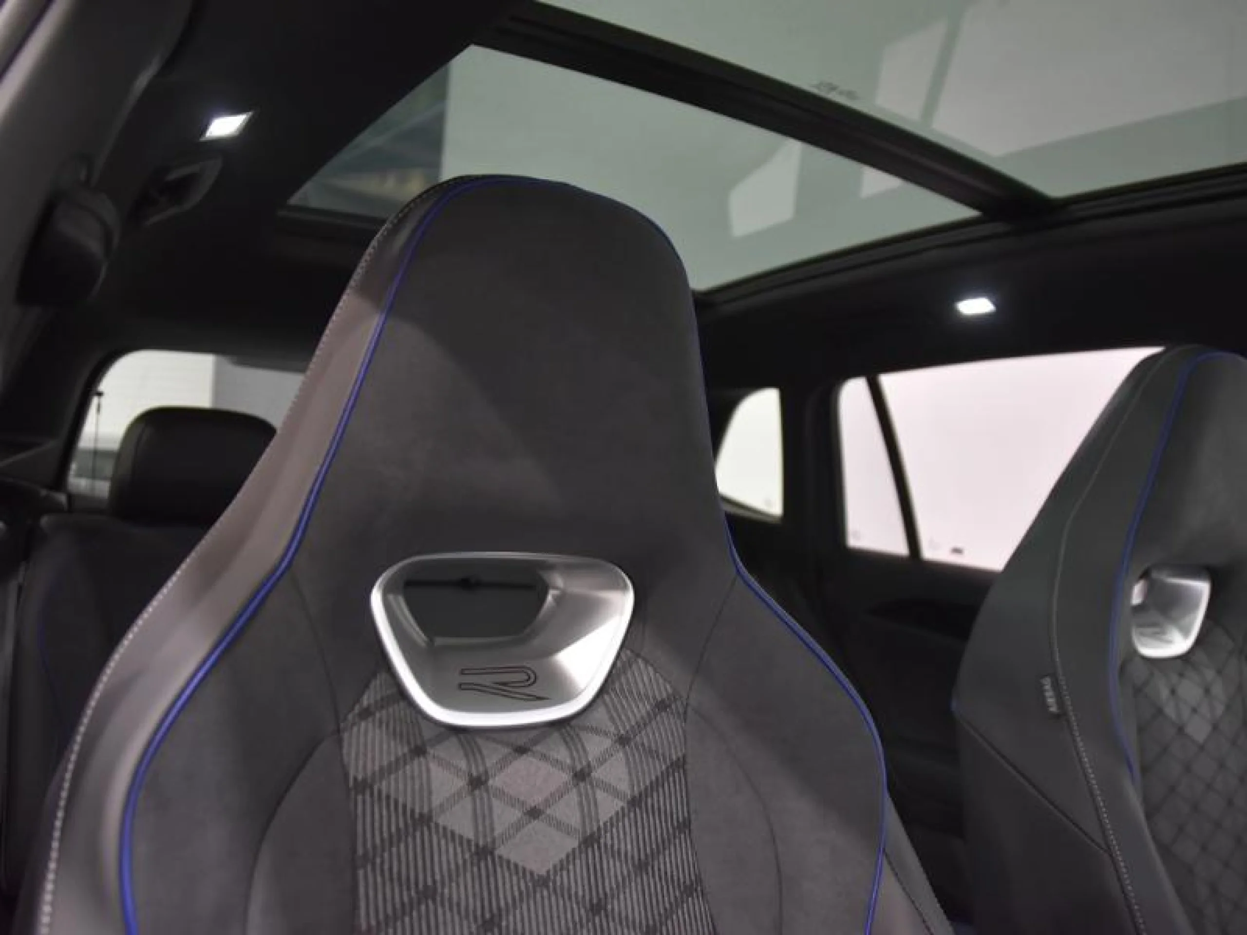 VOLKSWAGEN TIGUAN TIGUAN R LINE 1.5 TSI EHYBRID 130 KW (177 CV) / 85 KW (115 CV)  AUTOMÁTICO DSG 6 VEL. - Foto 9