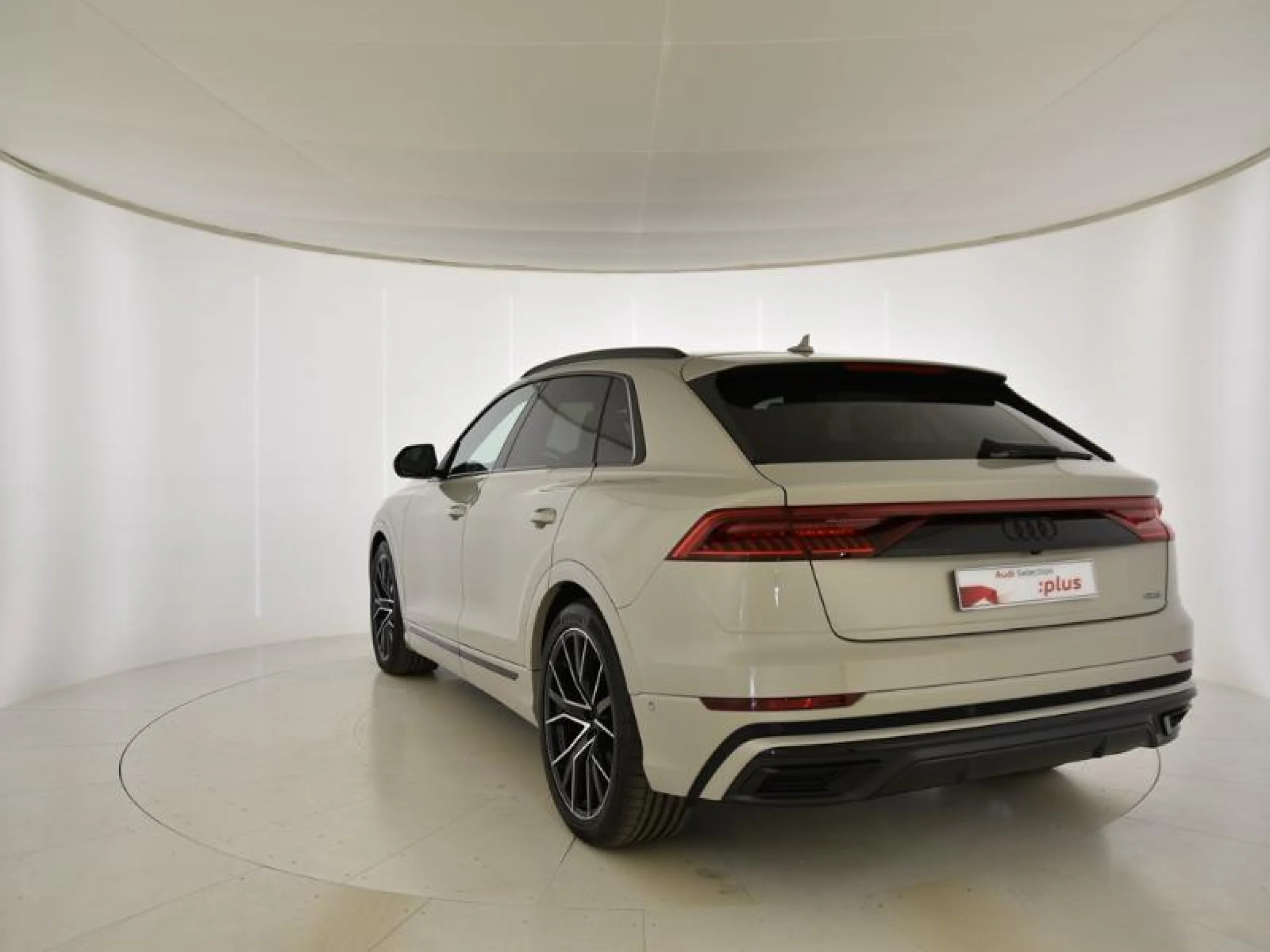 AUDI Q8 50 TDI 210KW BLACK LINE PLUS QUATTRO TIP - Foto 2