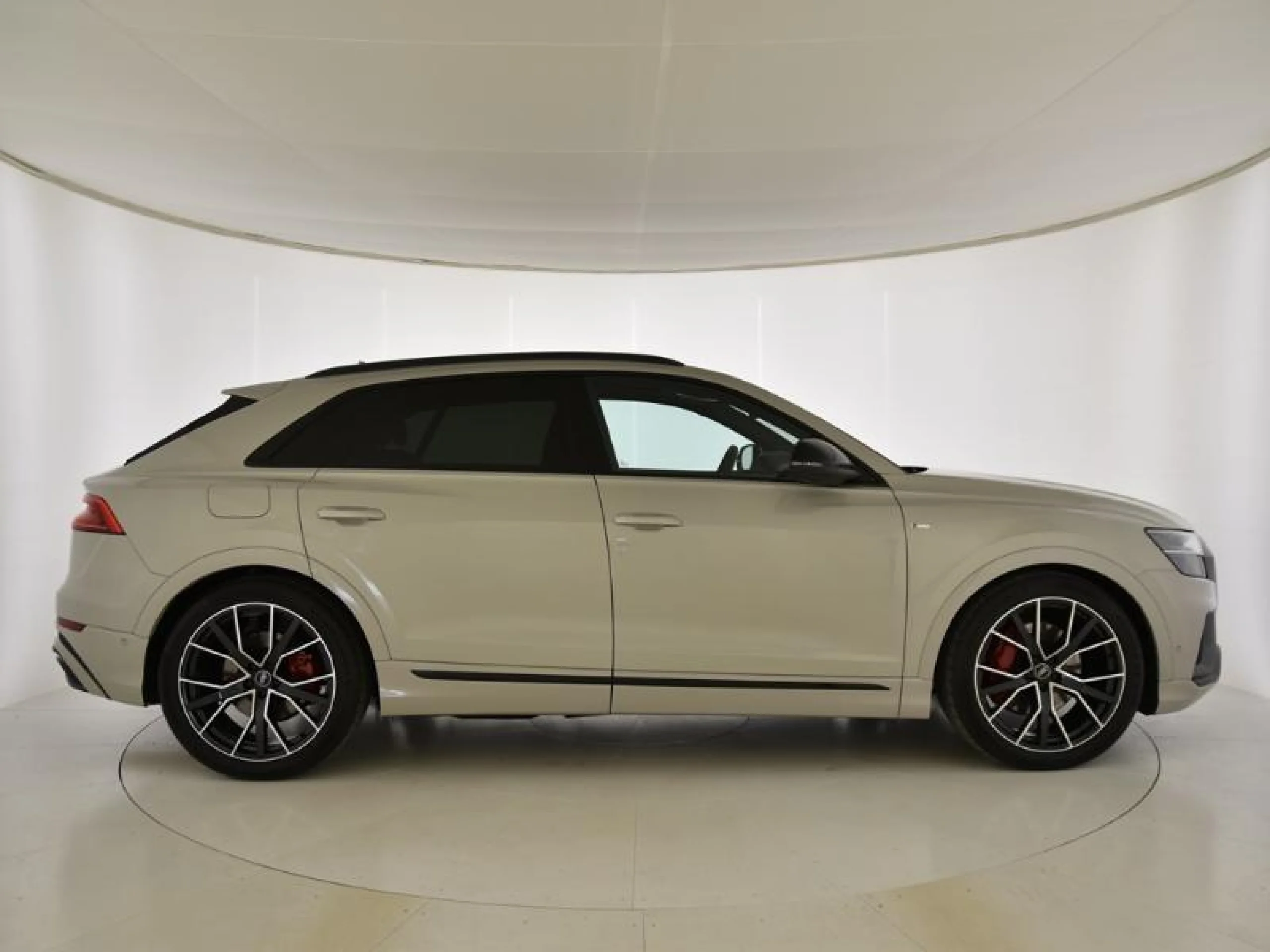 AUDI Q8 50 TDI 210KW BLACK LINE PLUS QUATTRO TIP - Foto 3