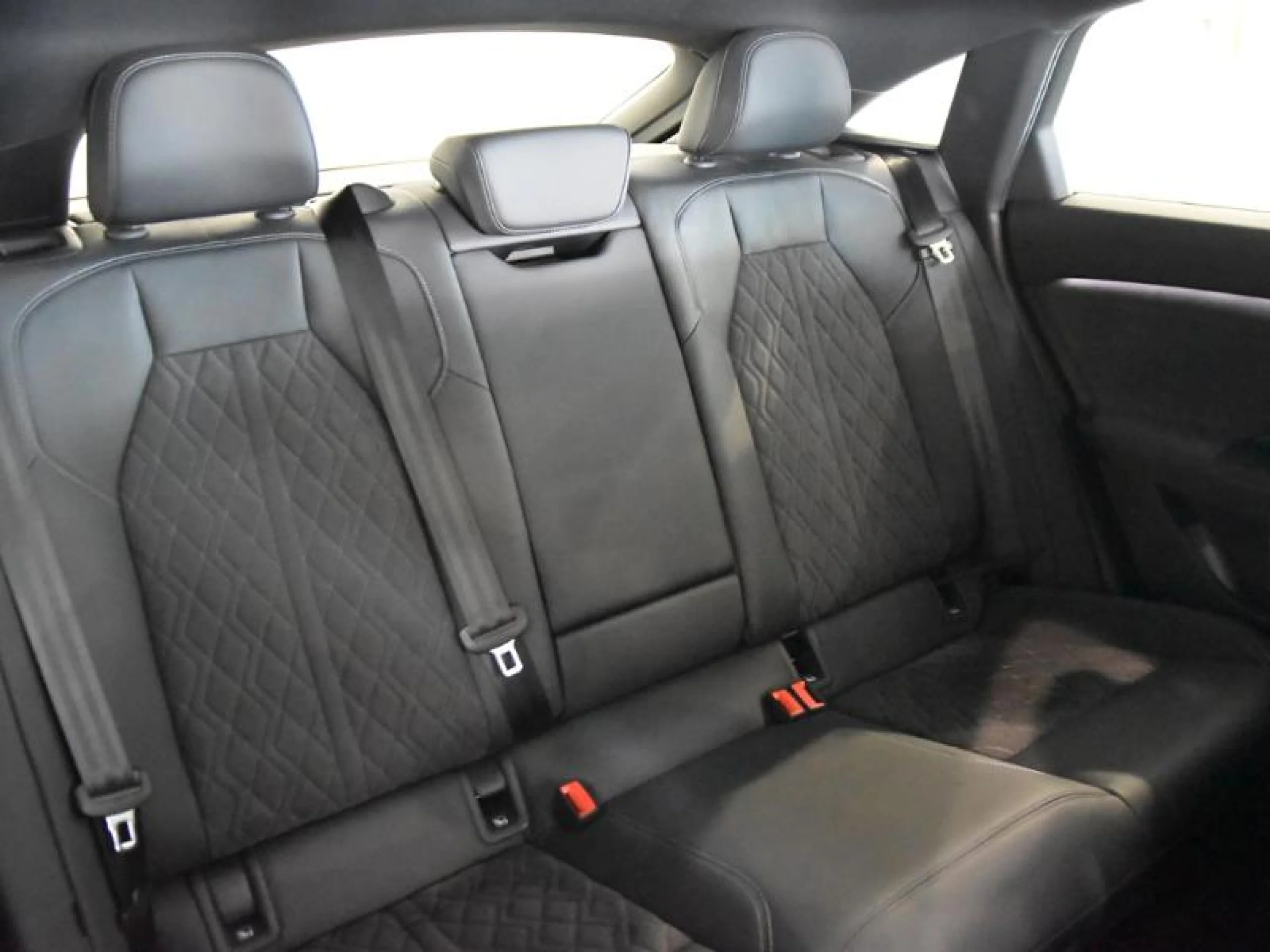 AUDI Q6 SPORTBACK E TRON BLACK LINE QUATTRO - Foto 5