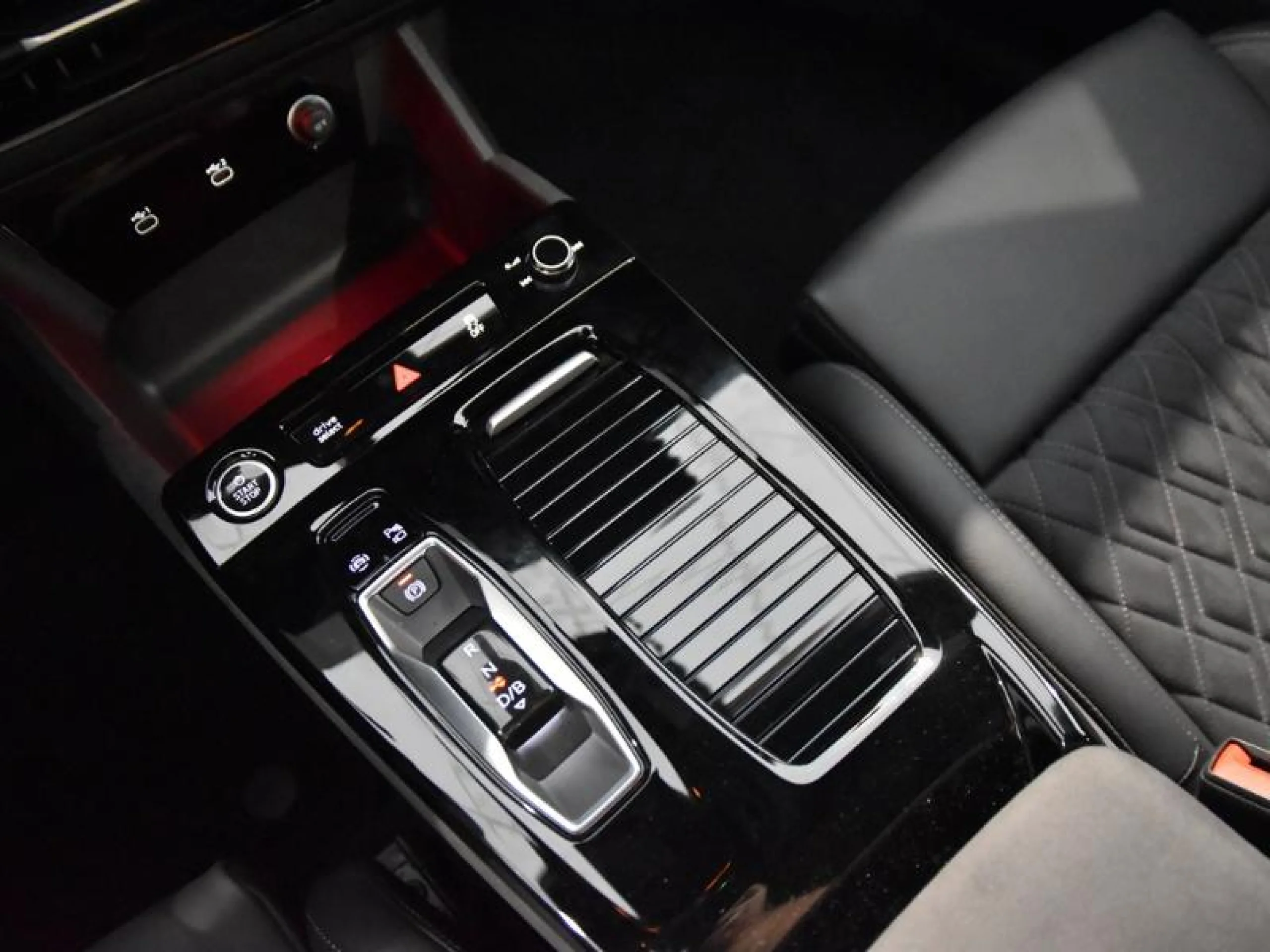 AUDI Q6 SPORTBACK E TRON BLACK LINE QUATTRO - Foto 12