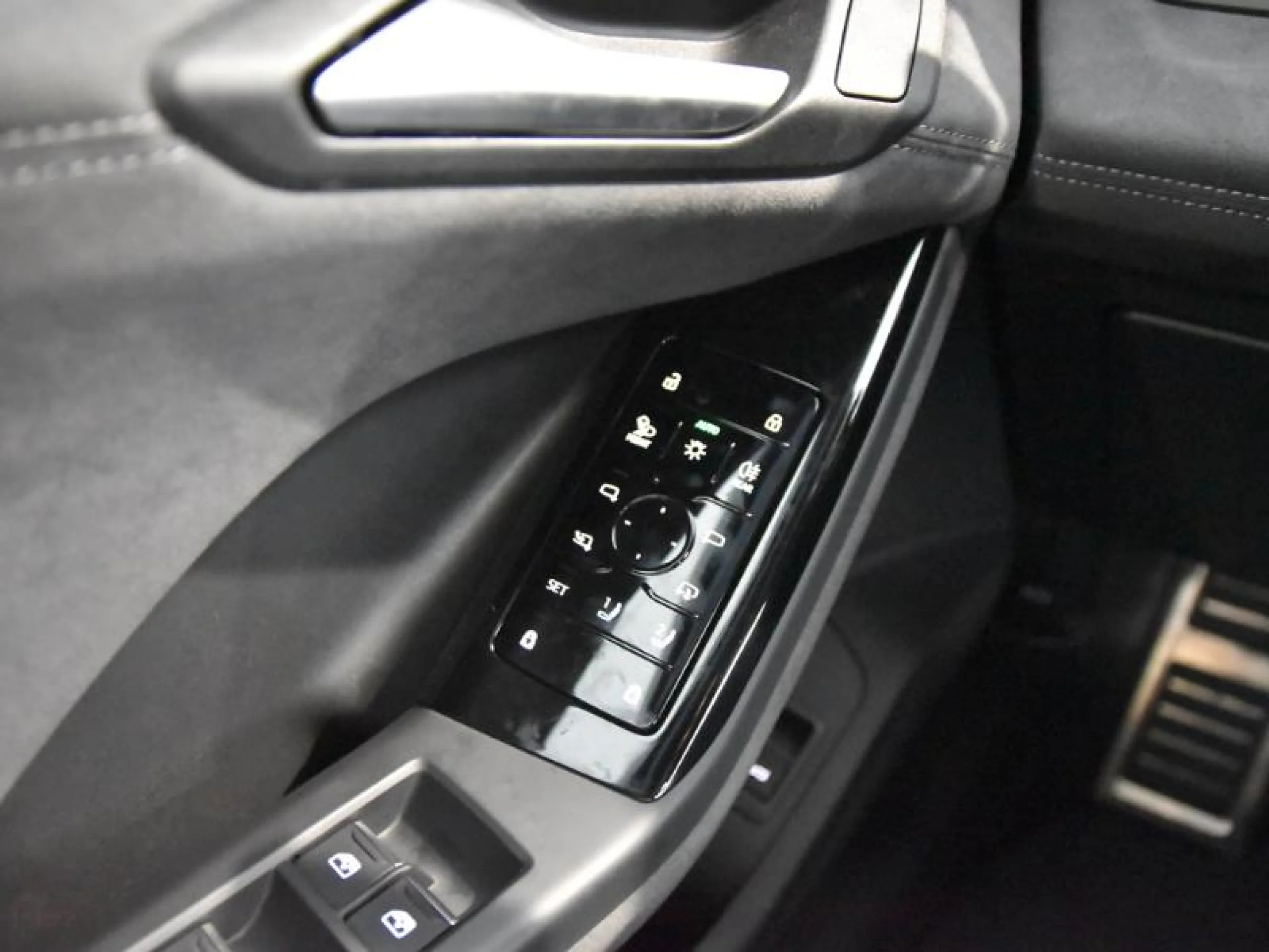 AUDI Q6 SPORTBACK E TRON BLACK LINE QUATTRO - Foto 20